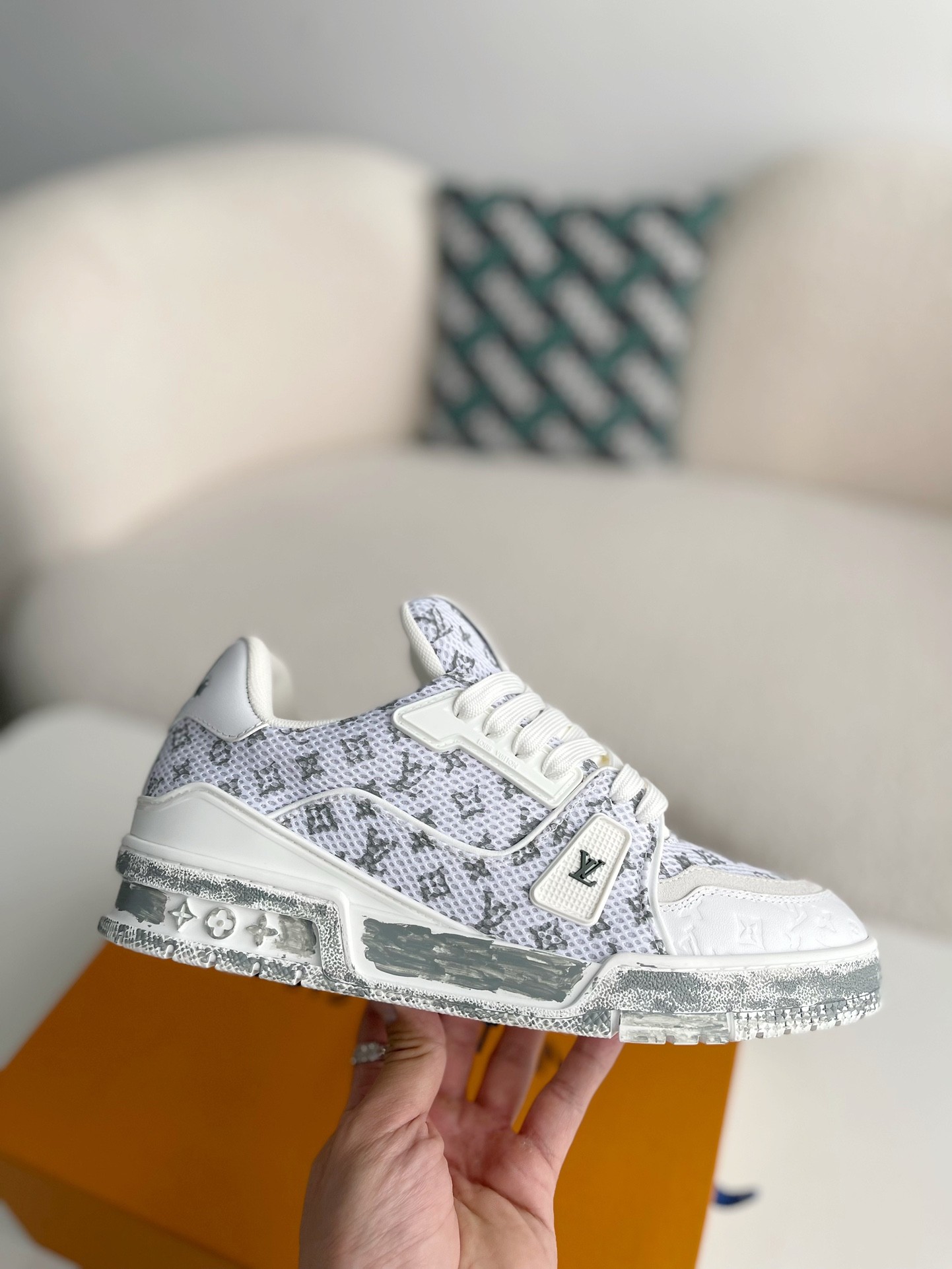 [#3369」 LOUIS VUITTON TRAINER SNEAKERS