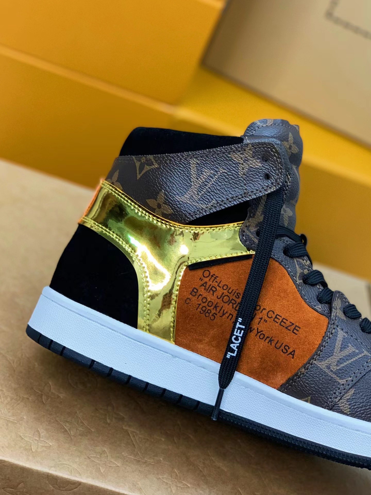 LOUIS VUITTON x NIKE AIR FORCE 1 Sneaker High-tops