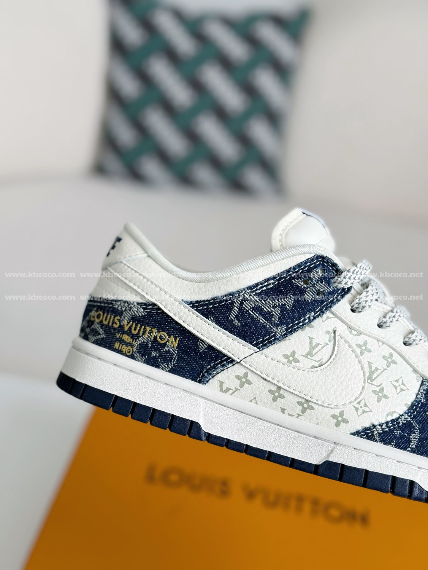 【#4326】 Louis Vuitton x Nike Dunk Cowboy low-top plank shoes