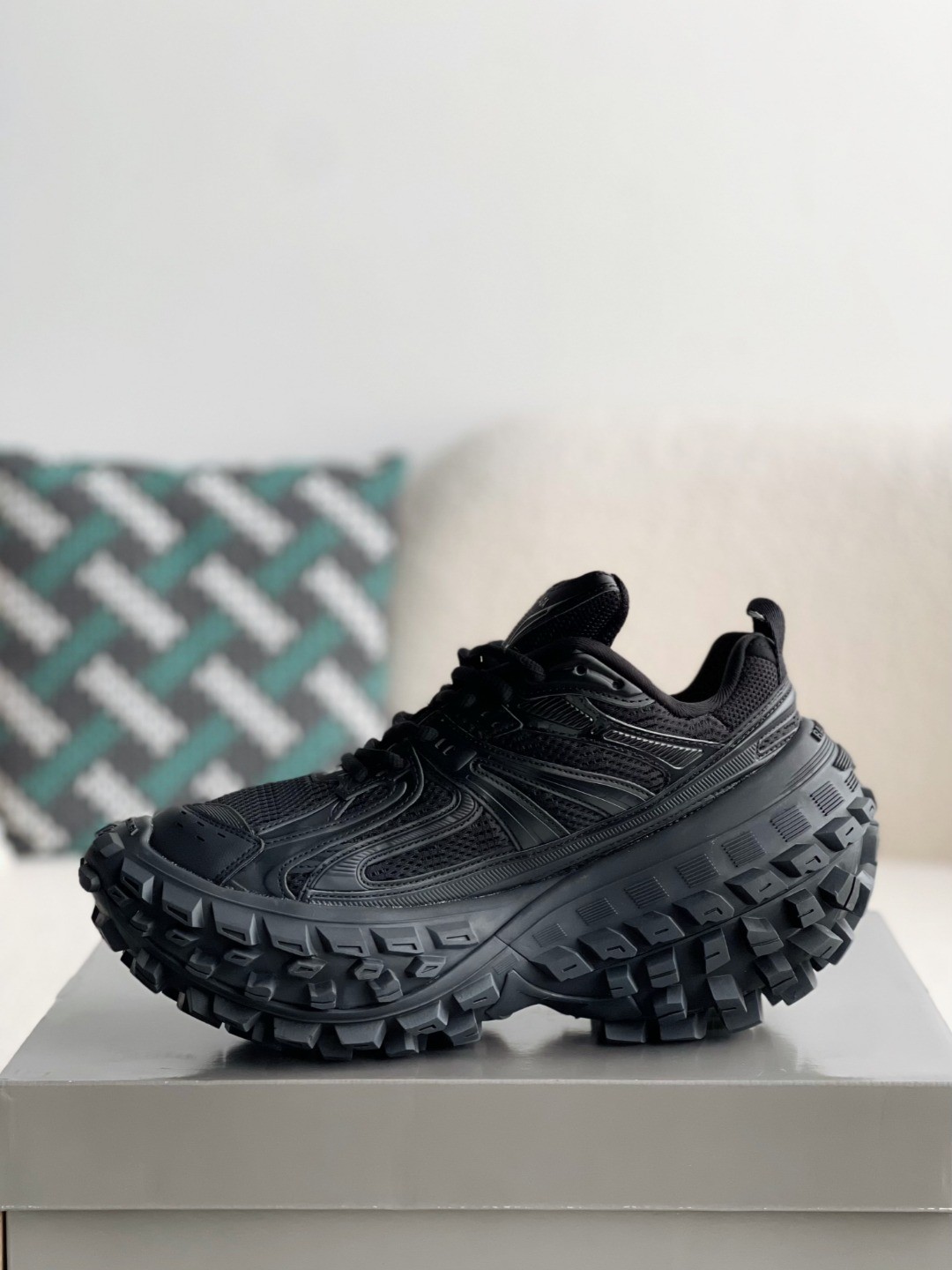 Balenciaga Bouncer Screw Sneakers