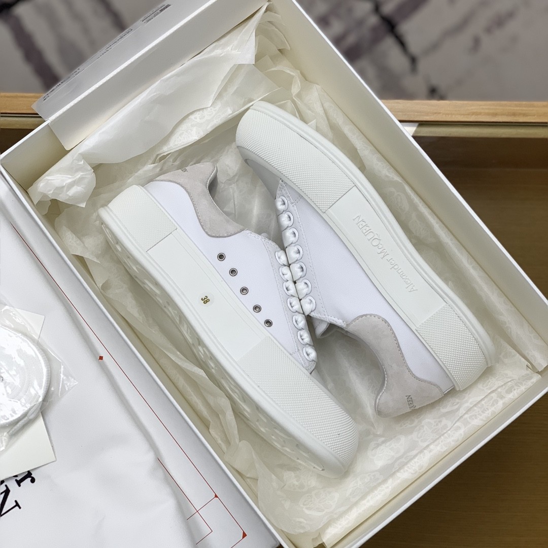 Alexander McQueen MQ White velvet tail Sneakers