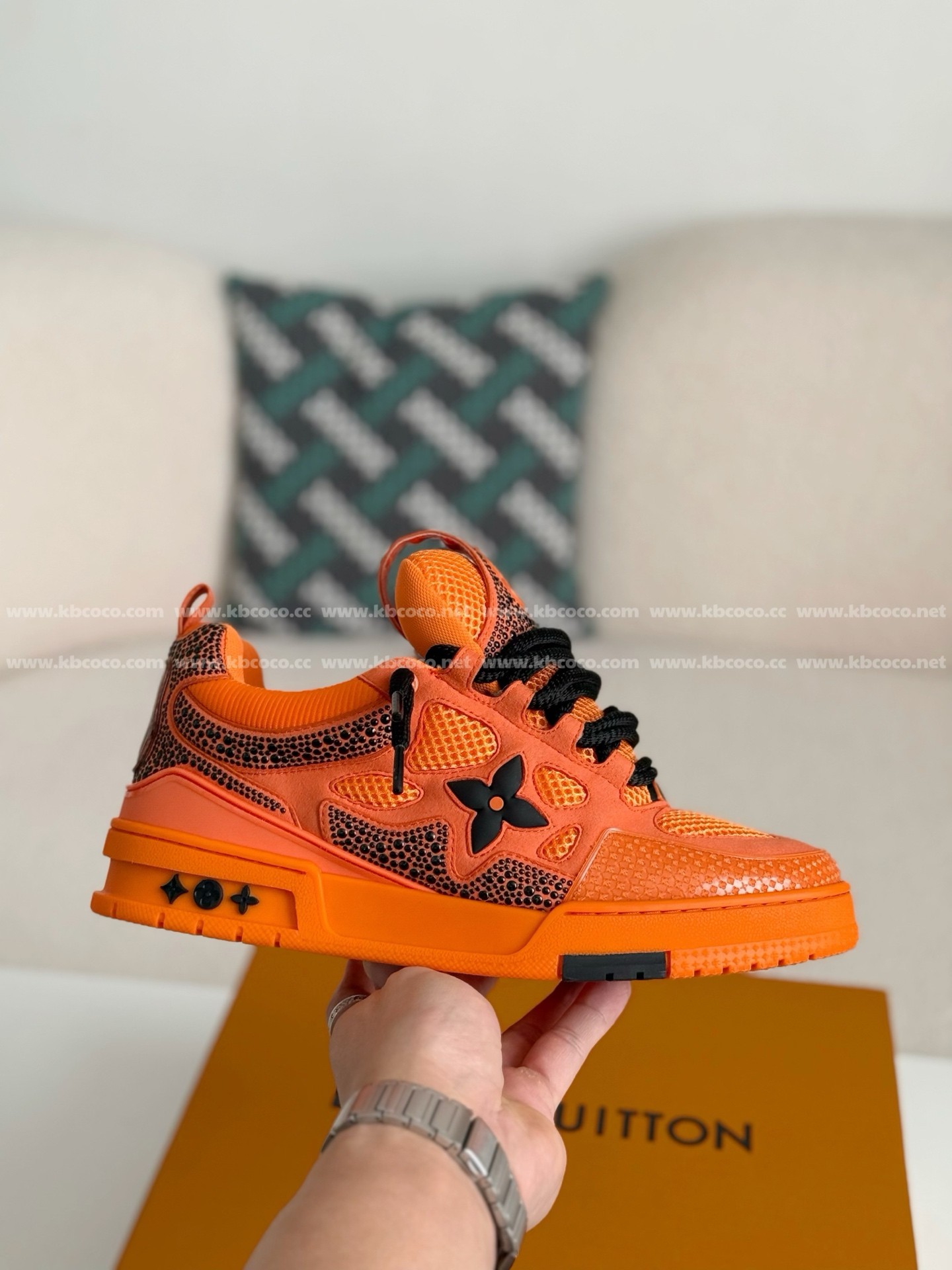 【#5073】 LOUIS VUITTON RUNNER TATIC SNEAKERS