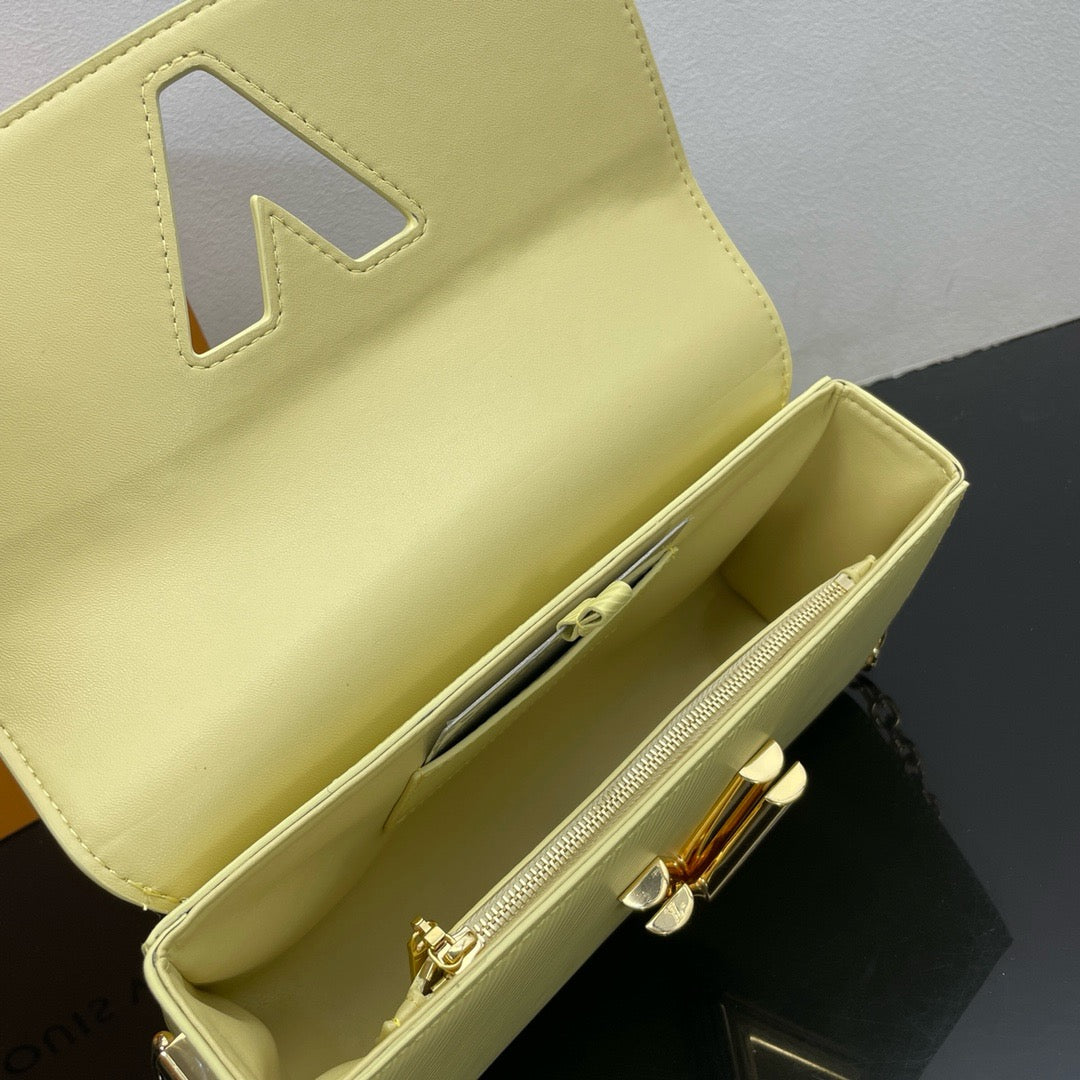 LOUIS VUITTON twist Shoulder bag/top quality M24566