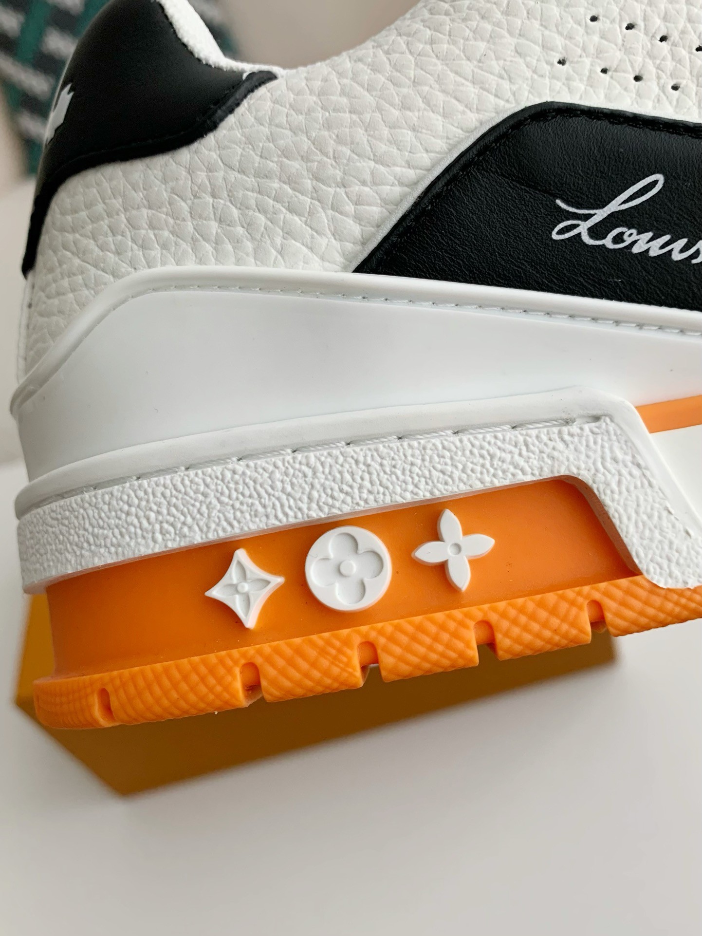 [#3719] LOUIS VUITTON TRAINER SNEAKERS