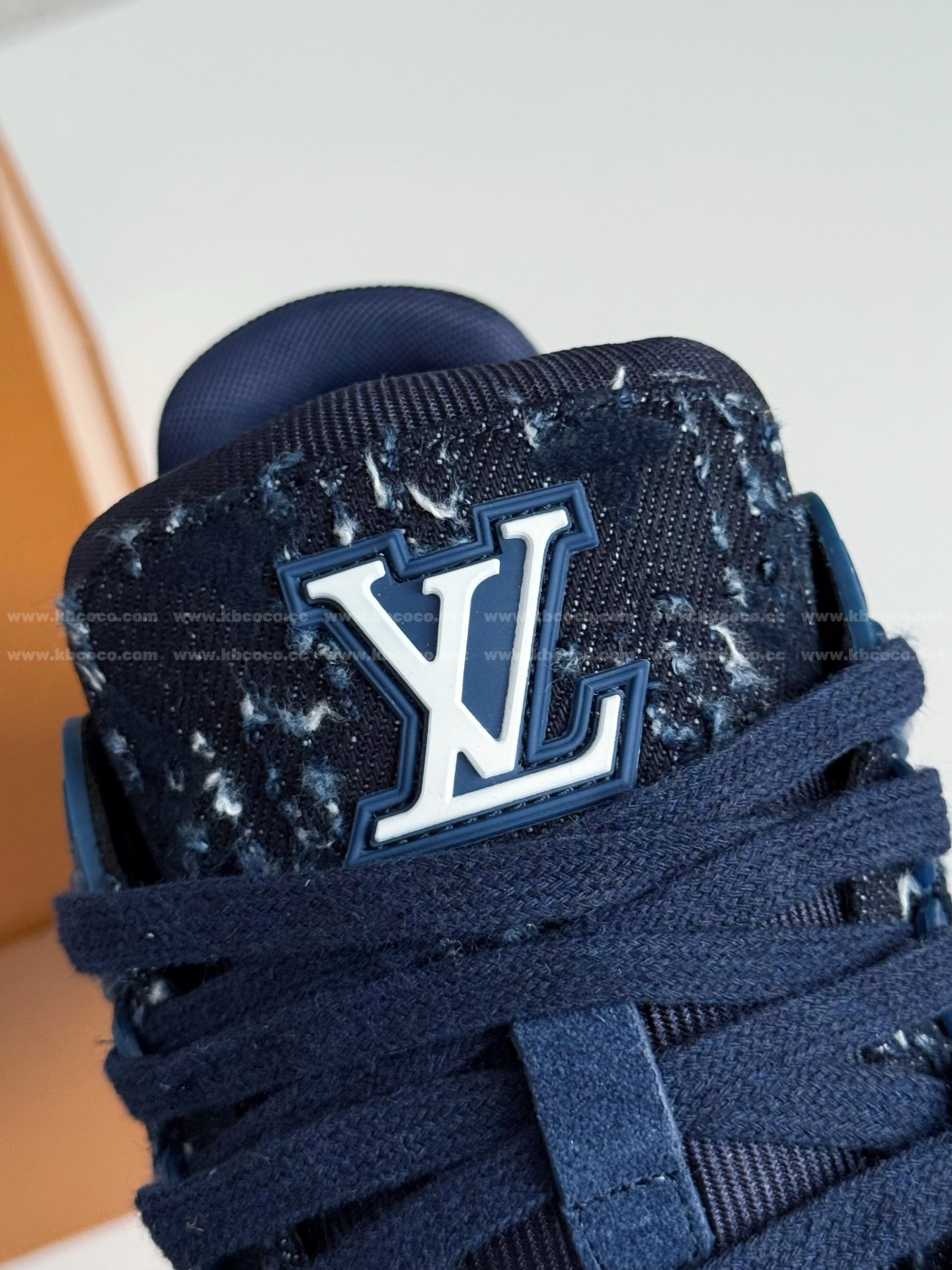 【#5802】 LOUIS VUITTON TRAINER SNEAKERS