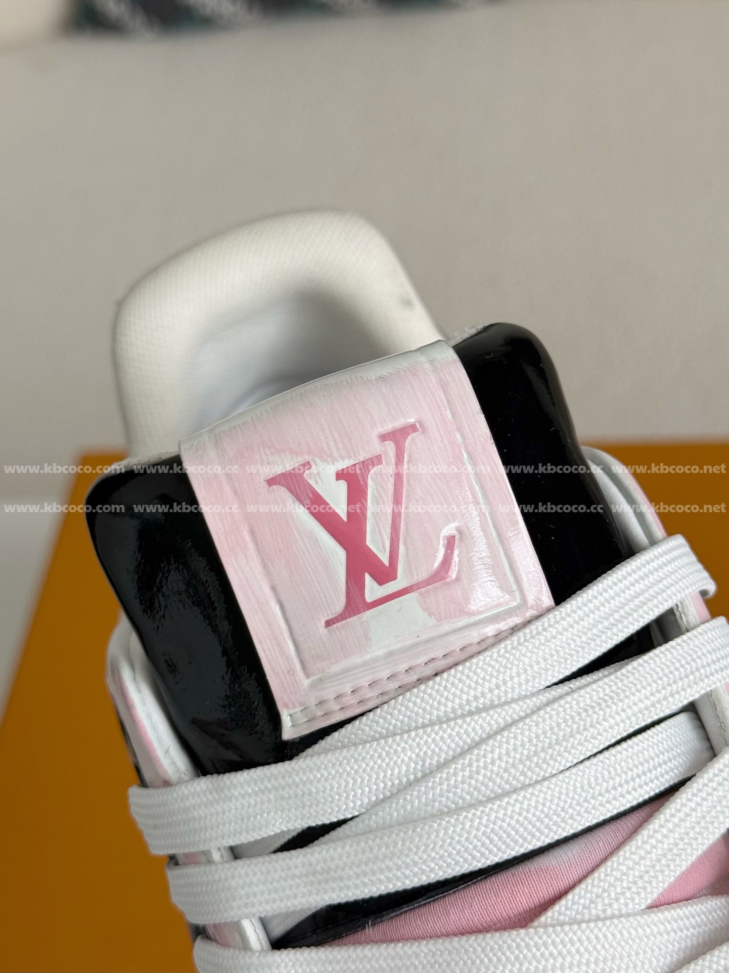 【#4491】 LOUIS VUITTON TRAINER SNEAKERS