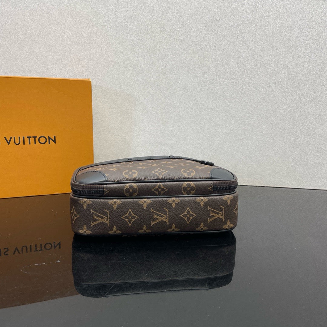 LOUIS VUITTON Alpha Crossbody bag/top quality M46955