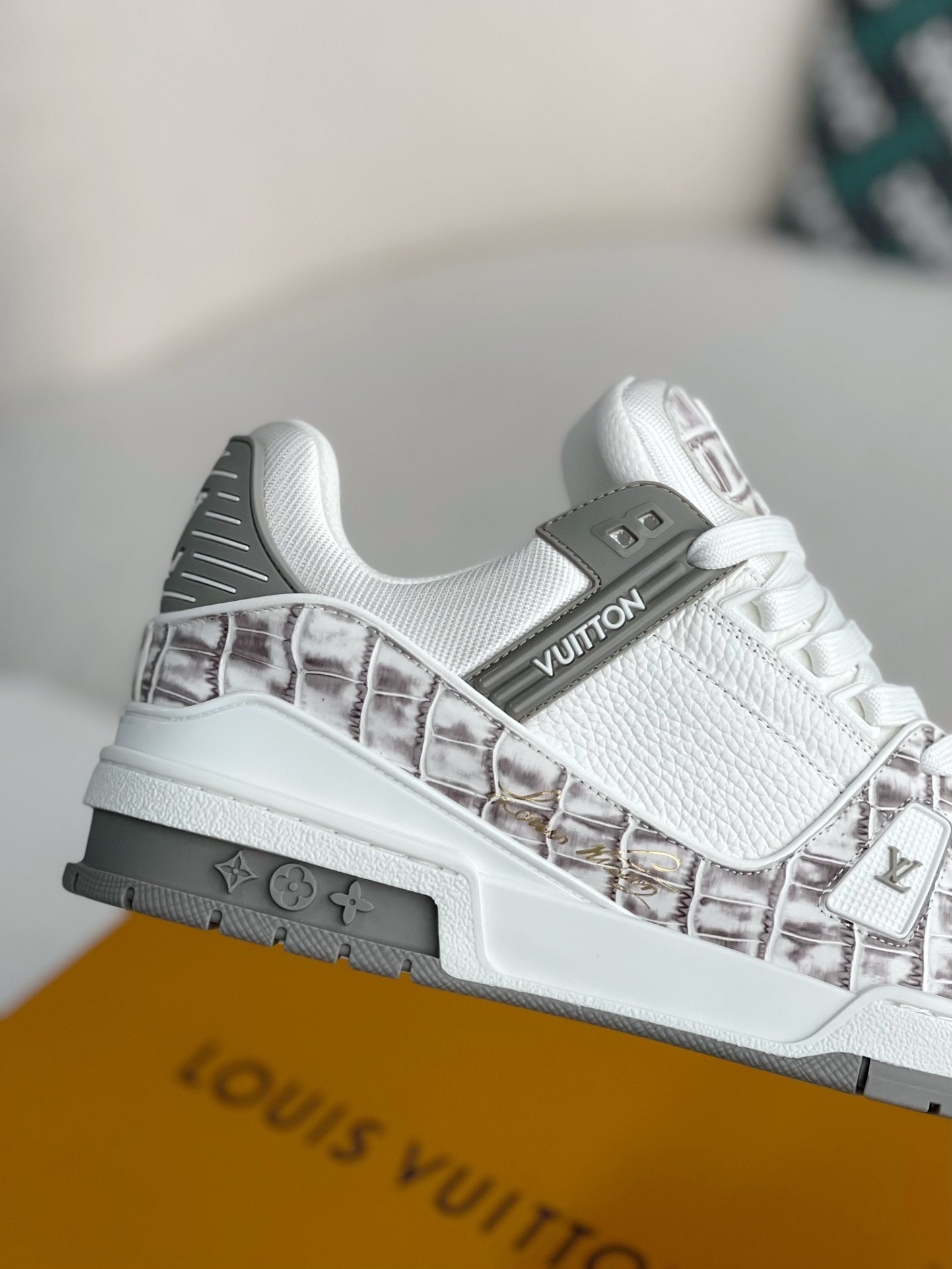 [#3368」 LOUIS VUITTON TRAINER SNEAKERS