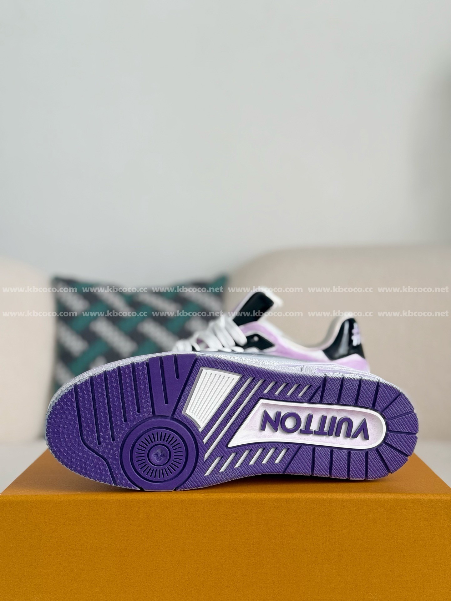 【#4490】 LOUIS VUITTON TRAINER SNEAKERS