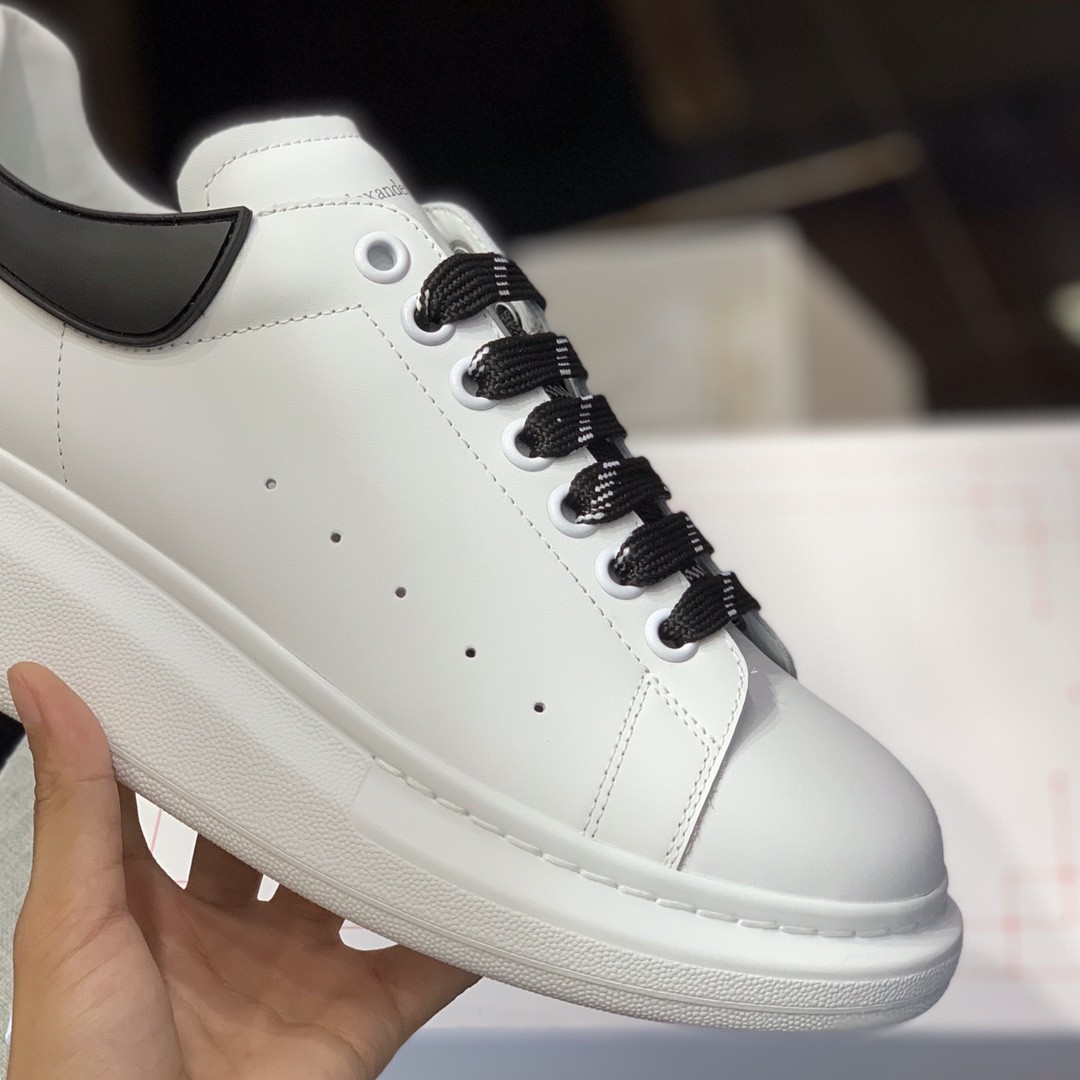 Alexander McQueen MO Black film tailSneakers