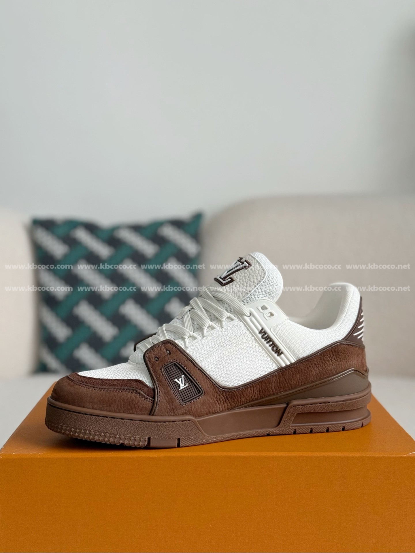 【#5453】 LOUIS VUITTON TRAINER SNEAKERS