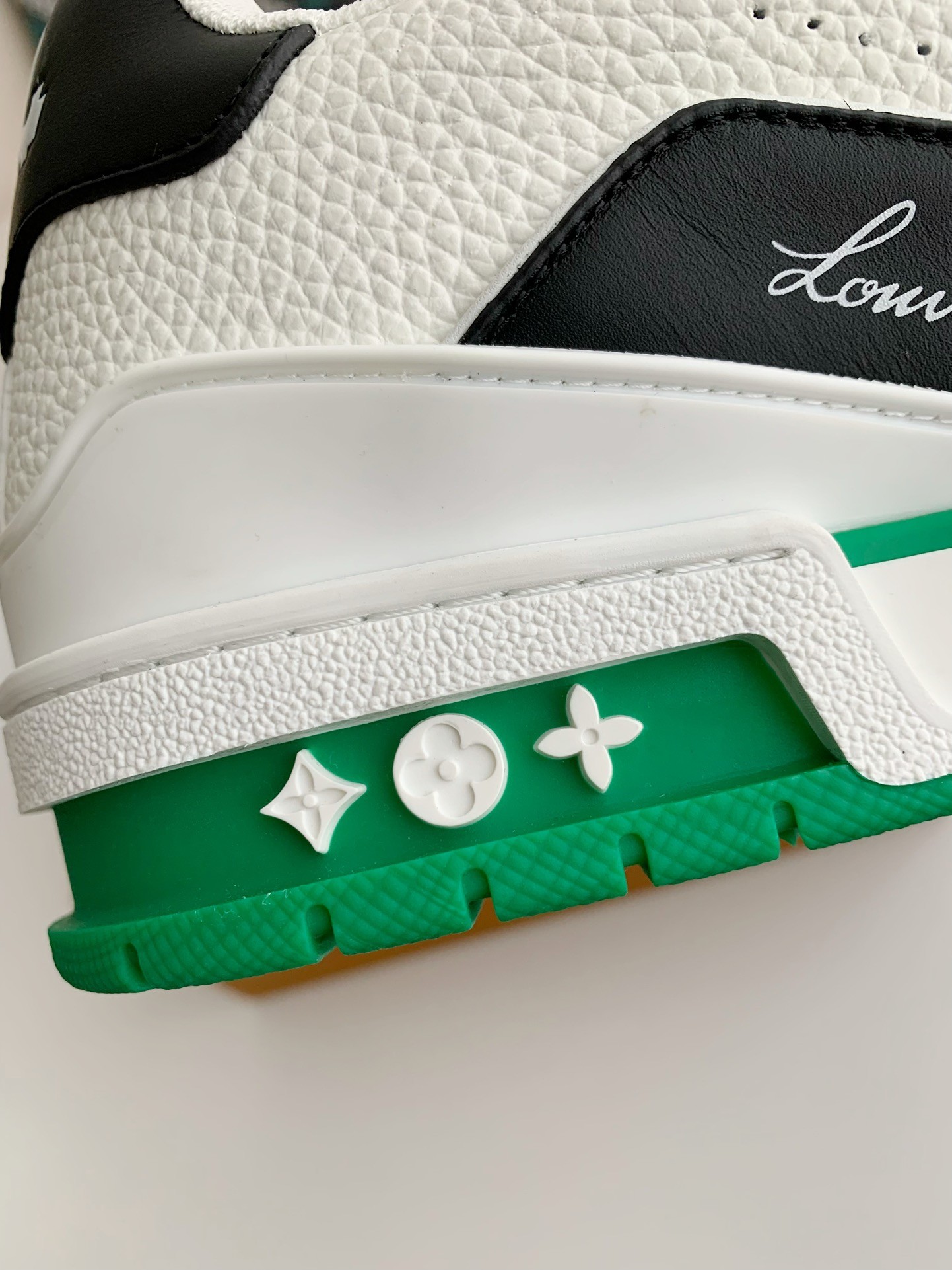 [#3722」 LOUIS VUITTON TRAINER SNEAKERS