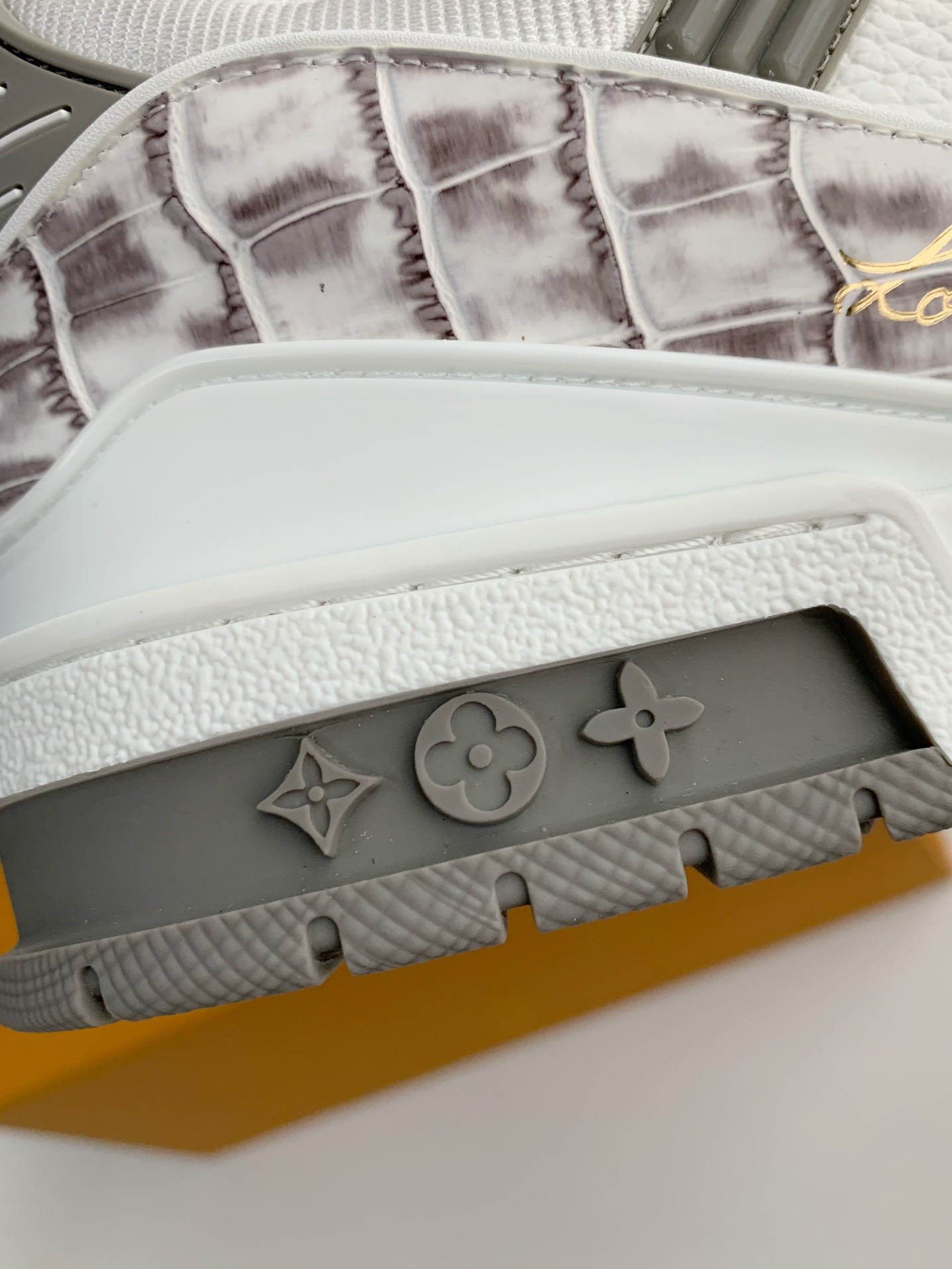 [#3368」 LOUIS VUITTON TRAINER SNEAKERS