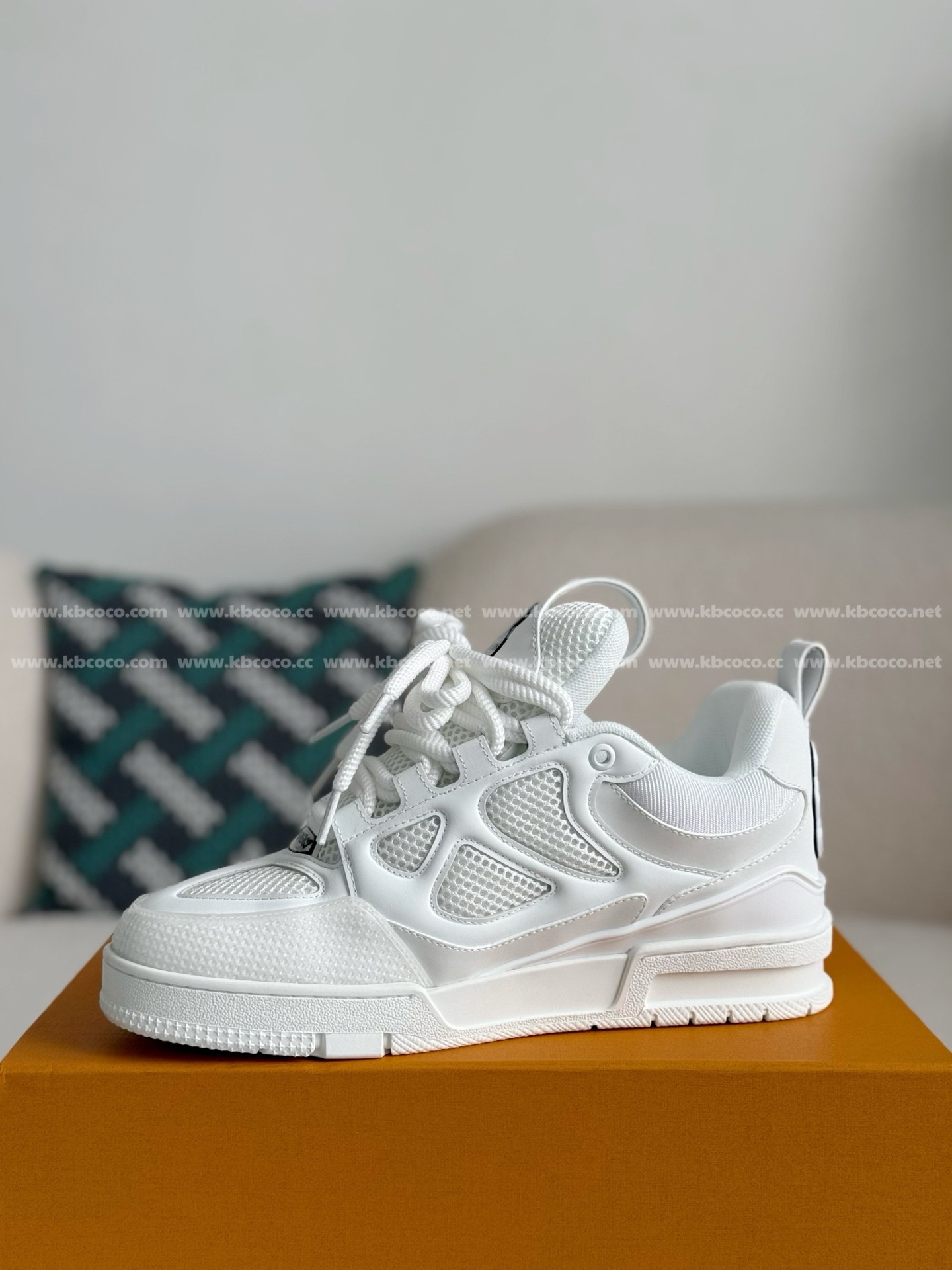 【#4539】 LOUIS VUITTON TRAINER SNEAKERS