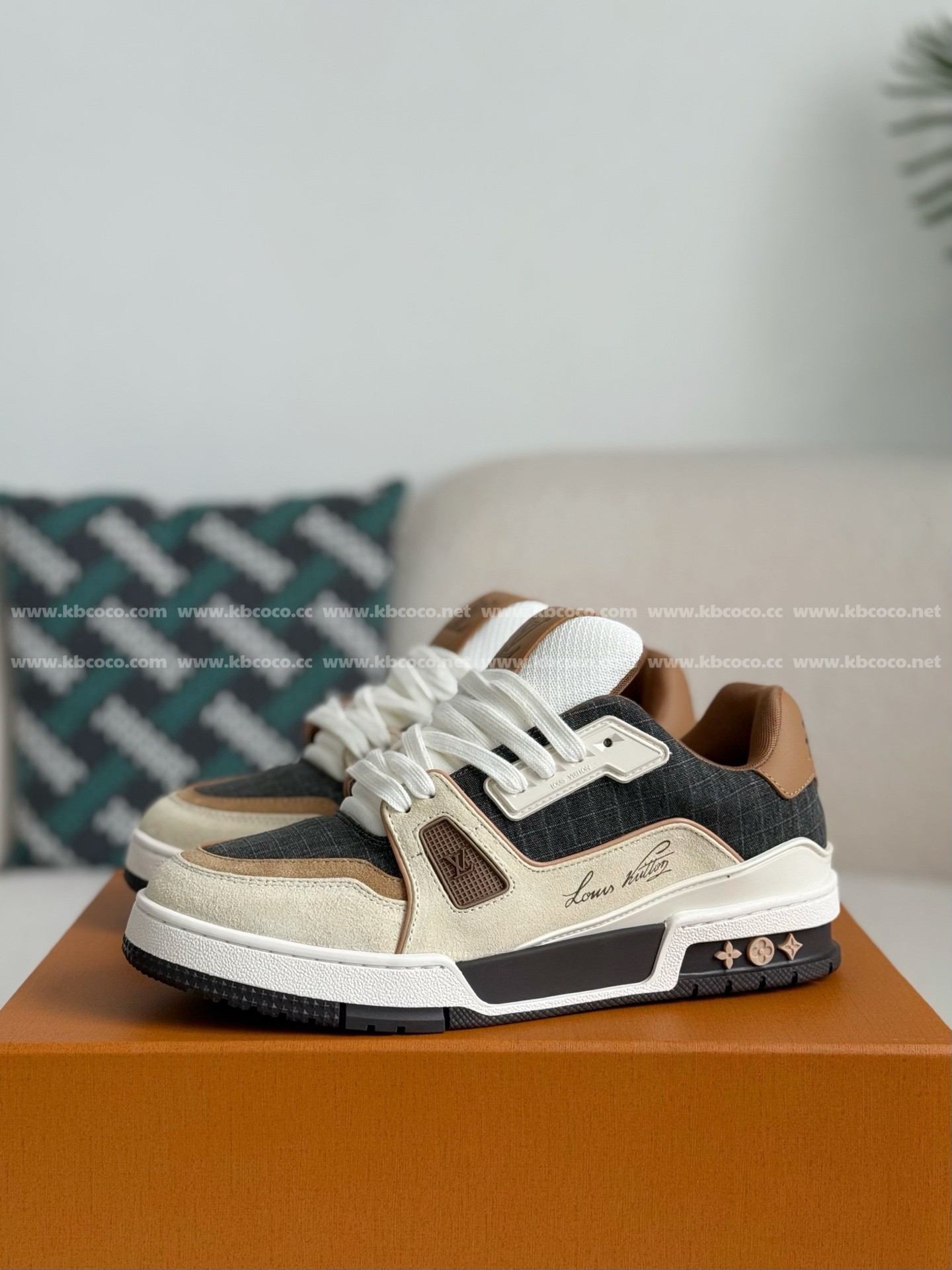 【#5285】 LOUIS VUITTON TRAINER SNEAKERS
