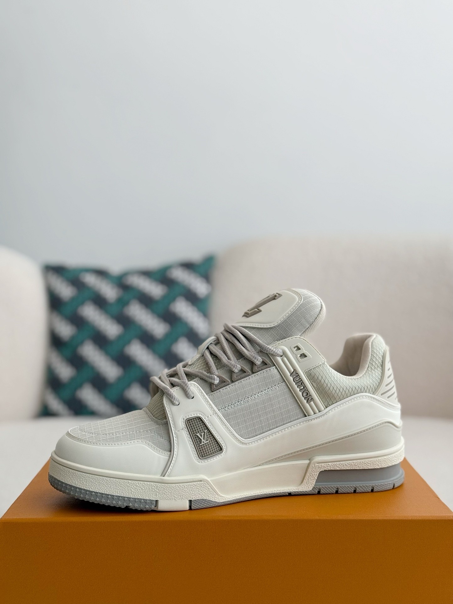 [#3904]LOUIS VUITTON TRAINER SNEAKERS