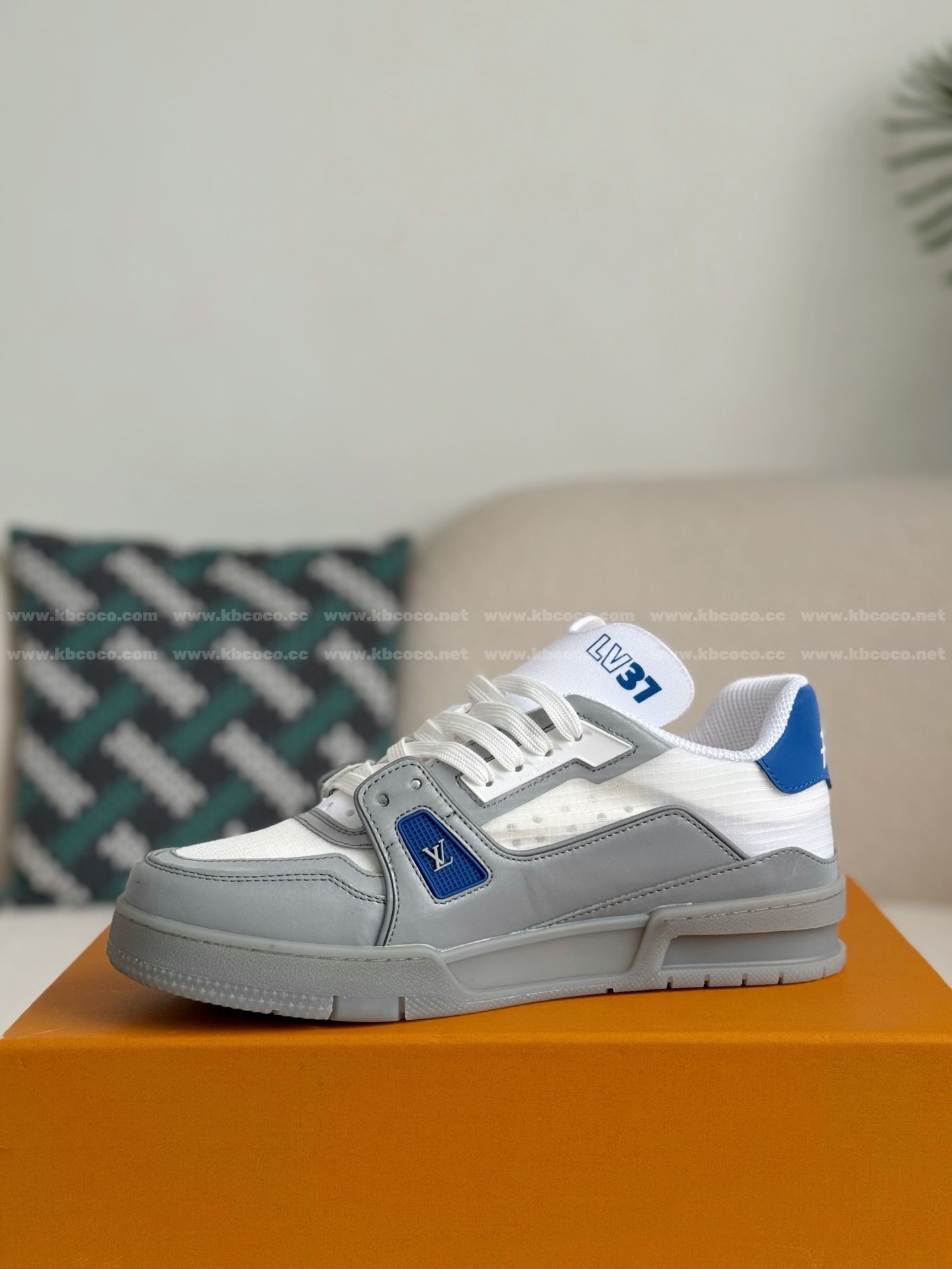 【#5793】 LOUIS VUITTON TRAINER SNEAKERS