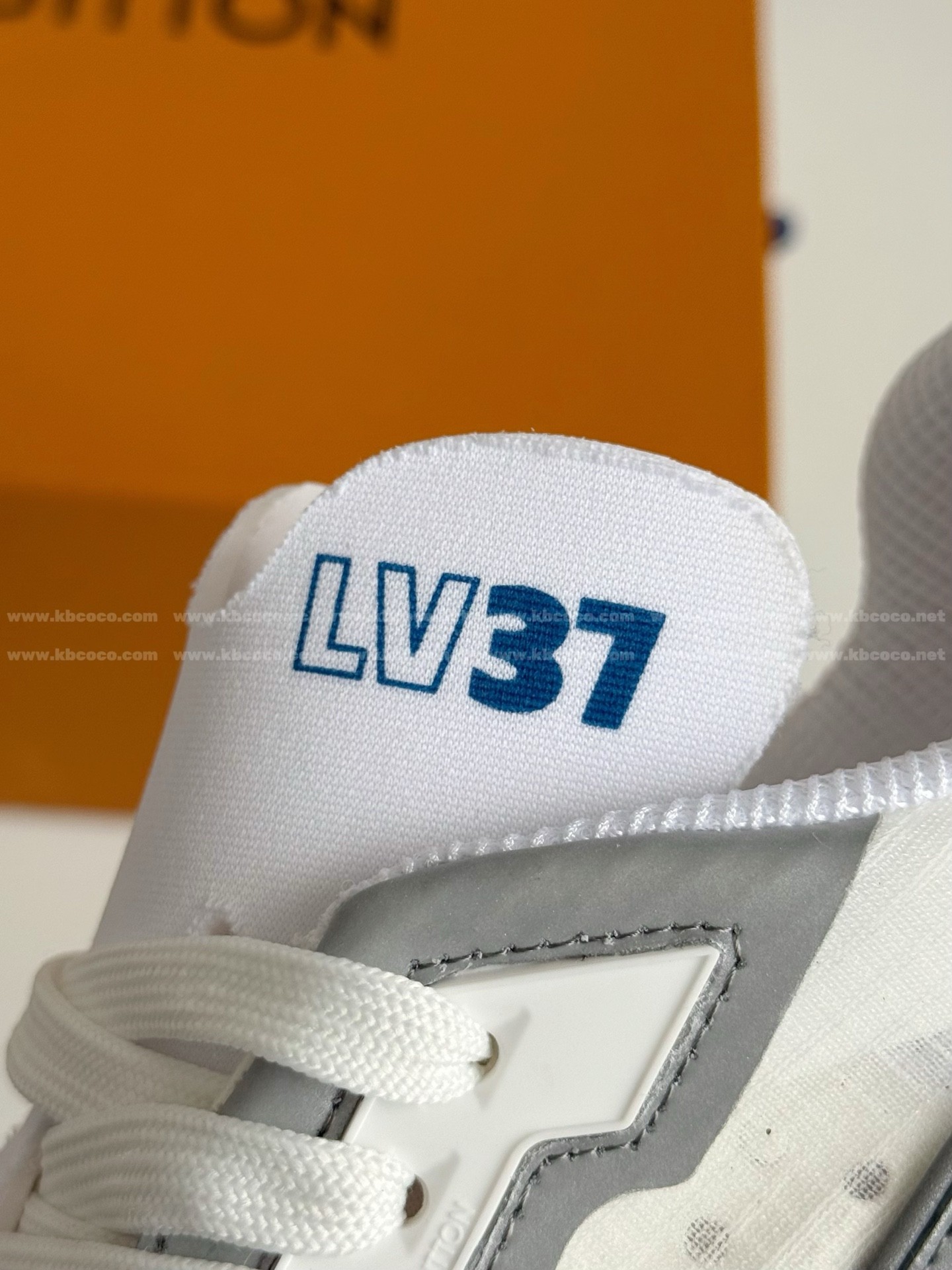 【#5793】 LOUIS VUITTON TRAINER SNEAKERS