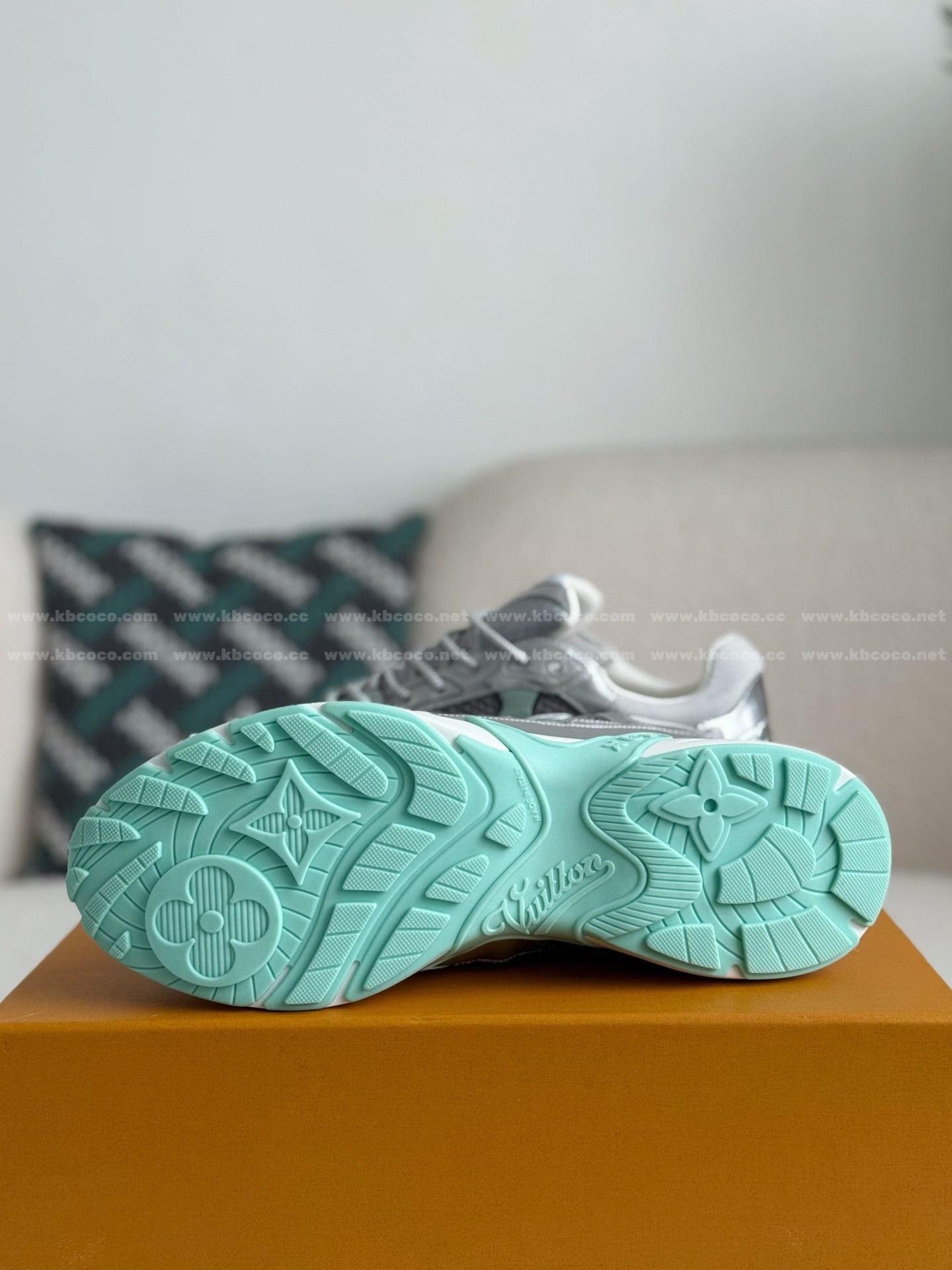 【#5840】 LOUIS VUITTON OLYMPIA CASUAL SHOES