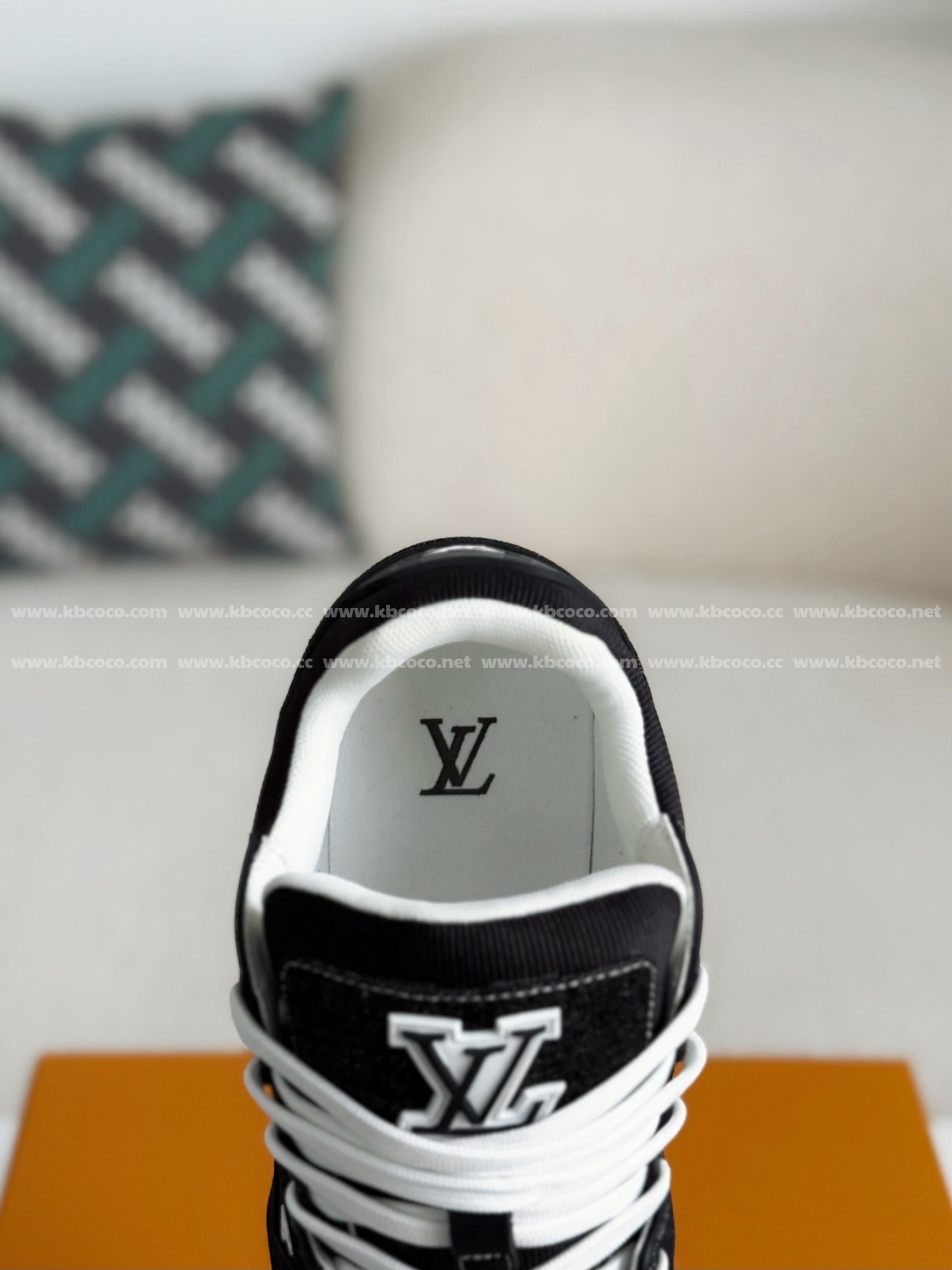 【#4635】 LOUIS VUITTON TRAINER SNEAKERS