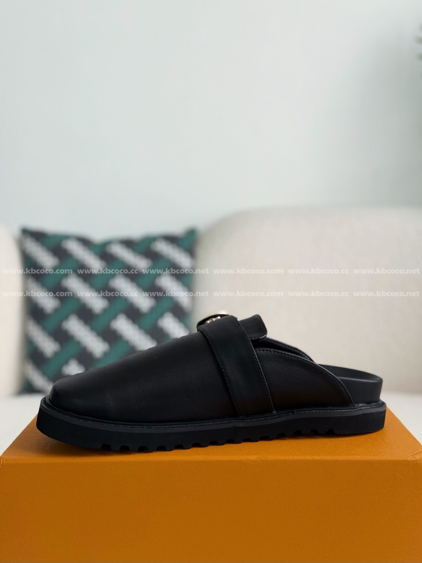 【#5281】 LOUIS VUITTON SANDALS