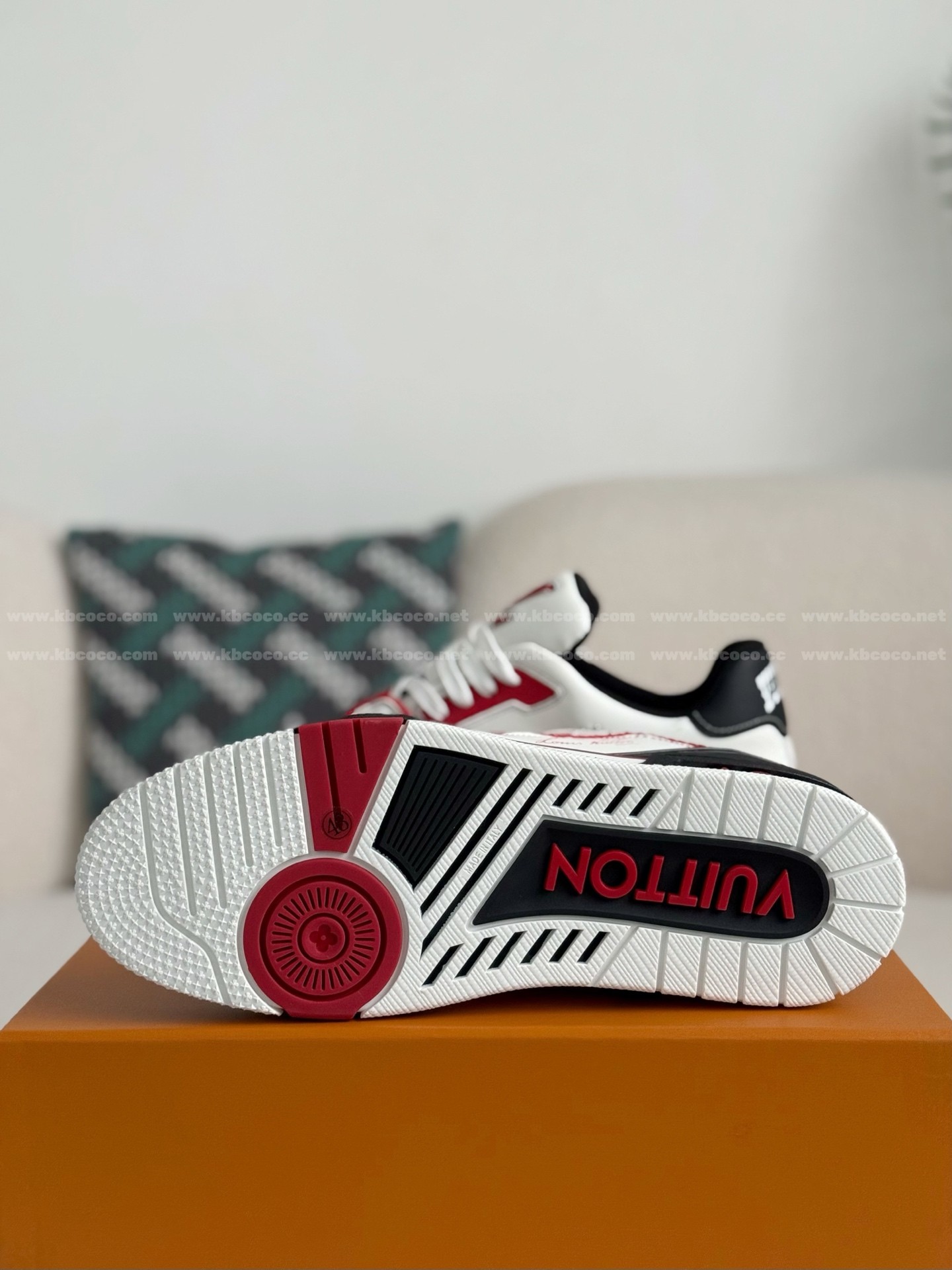 【#5679】 LOUIS VUITTON TRAINER SNEAKERS