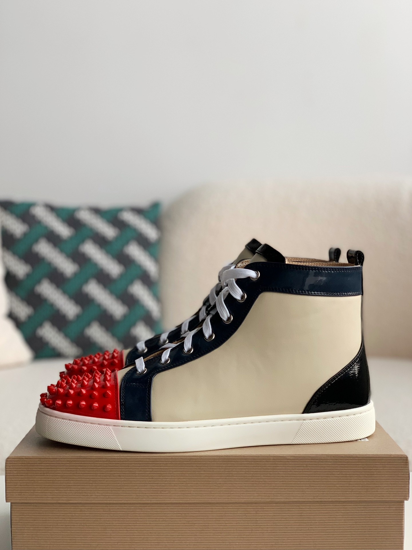 【#2267】 Christian Louboutin Sneakers High