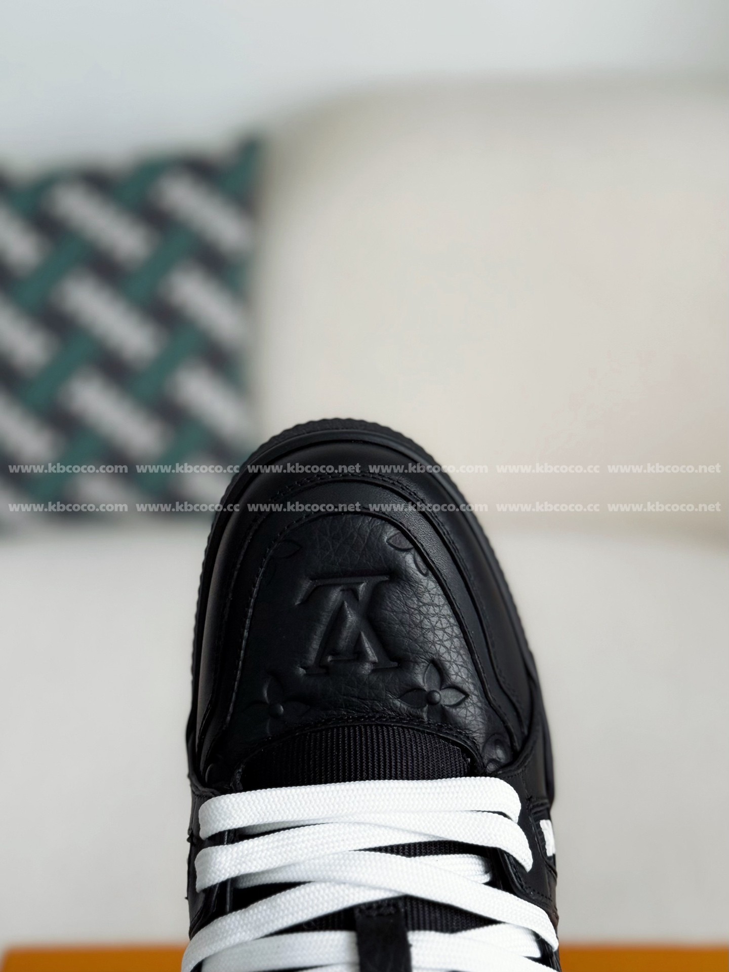 LOUIS VUITTON TRAINER Sneakers