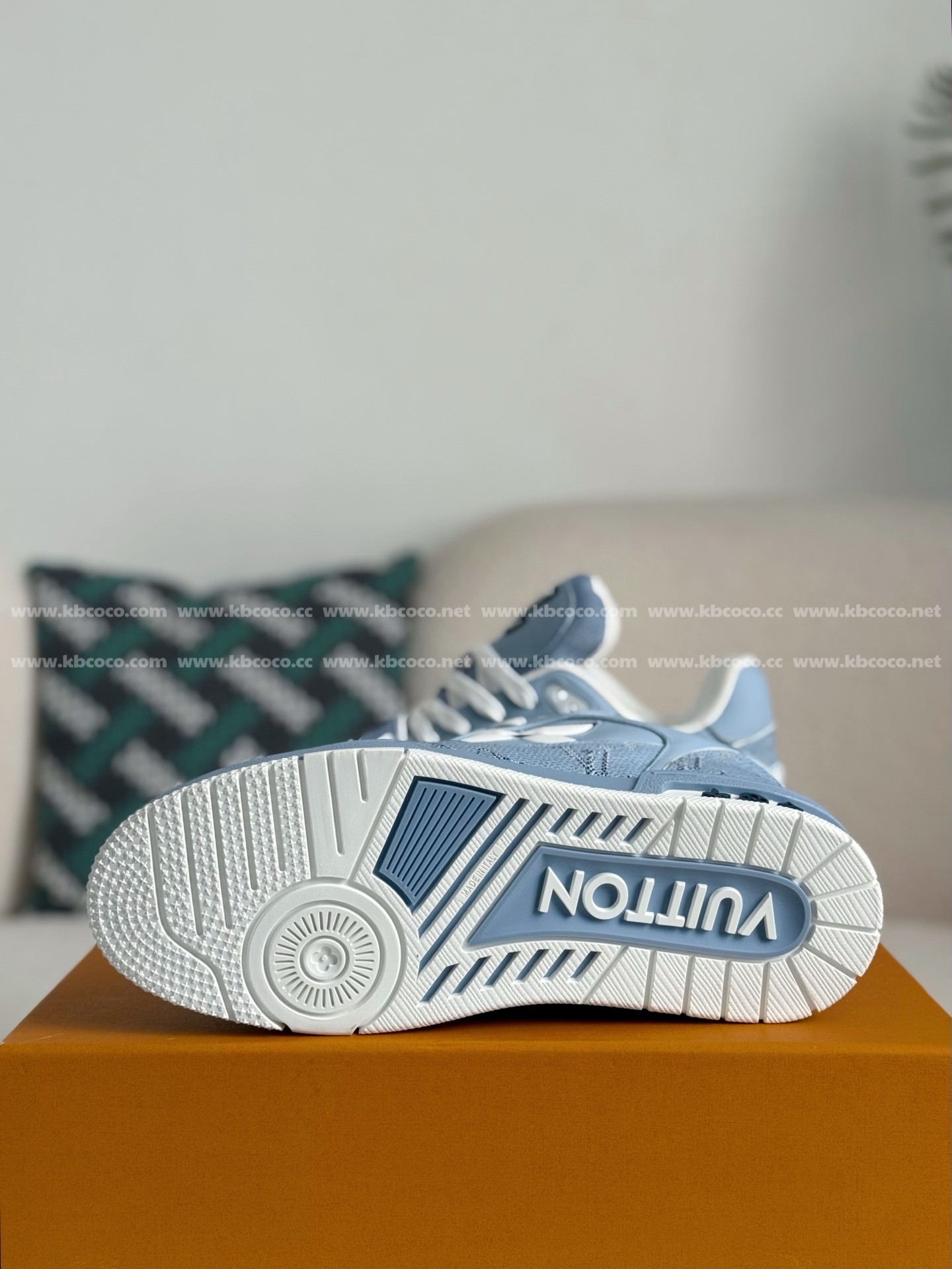 【#5424】 LOUIS VUITTON TRAINER SNEAKERS