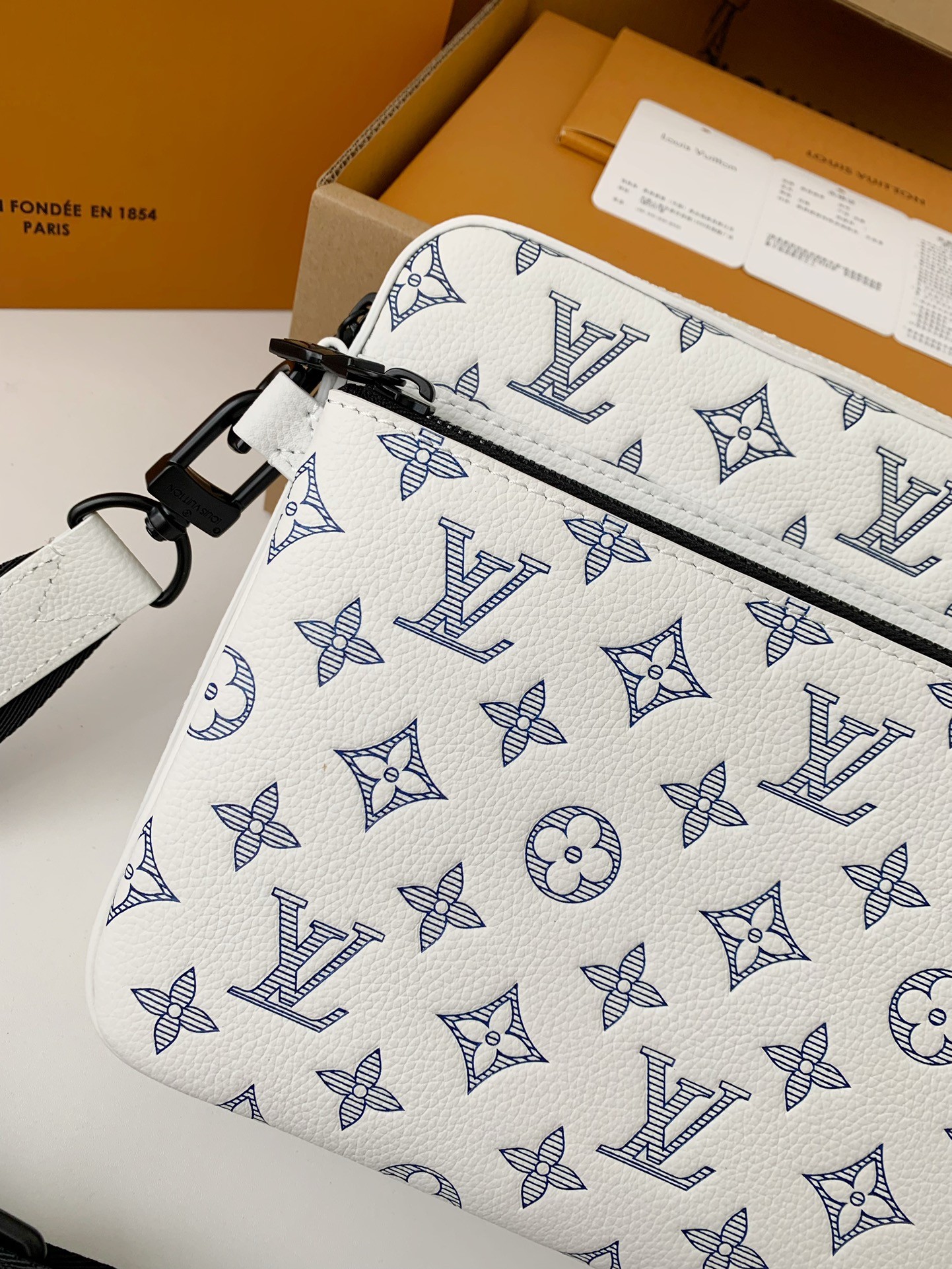 Louis Vuitton The new TRlO Postman Pack M24753