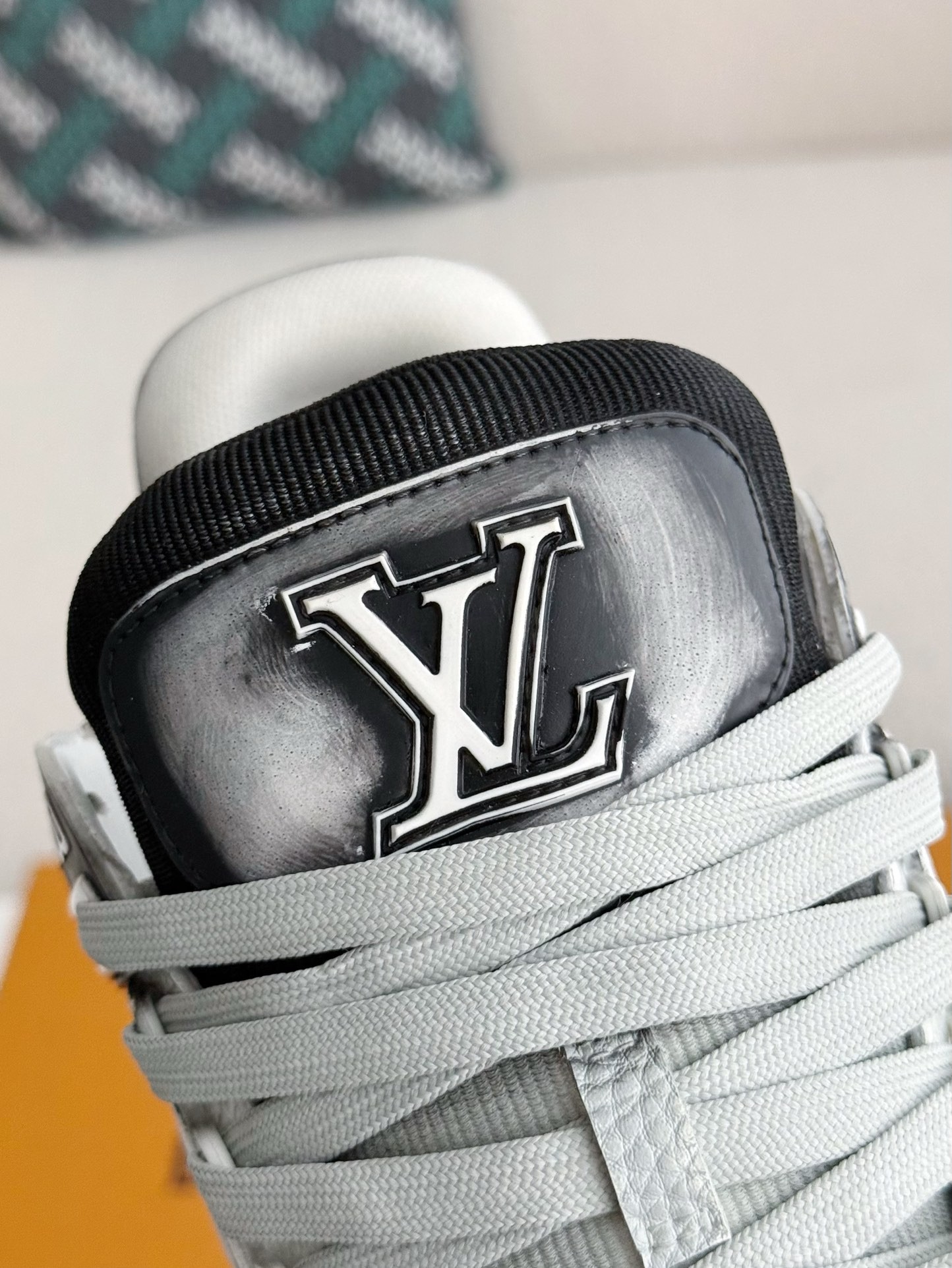 [#3893」 LOUIS VUITTON TRAINER SNEAKERS