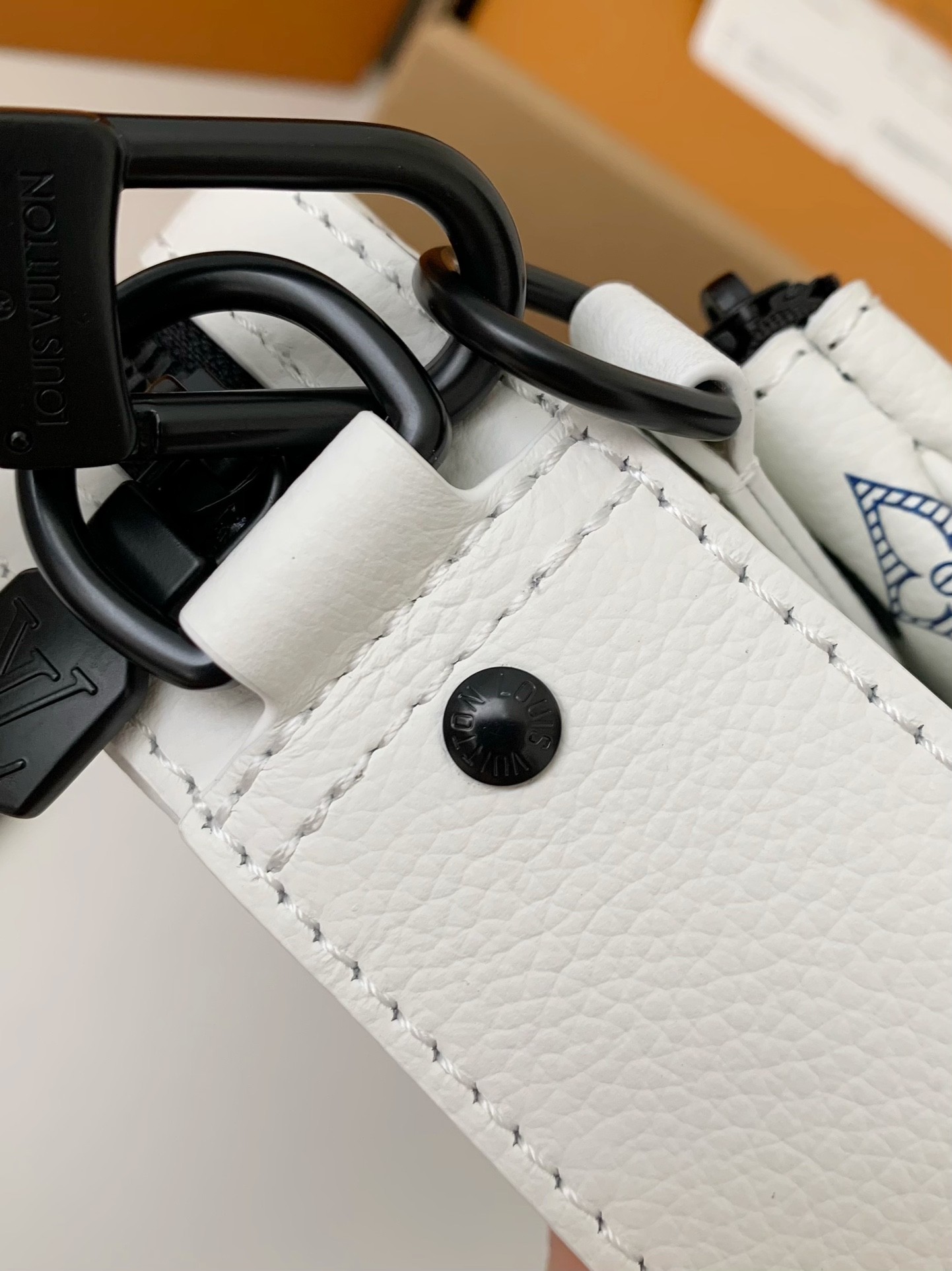 Louis Vuitton The new TRlO Postman Pack M24753