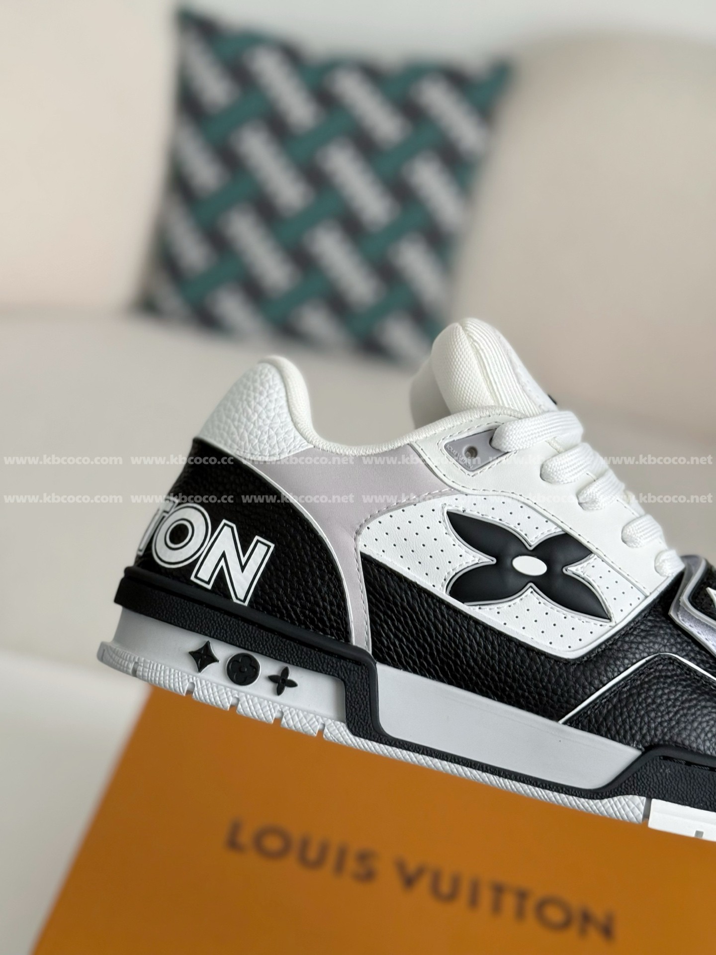 【#4634】 LOUIS VUITTON TRAINER SNEAKERS