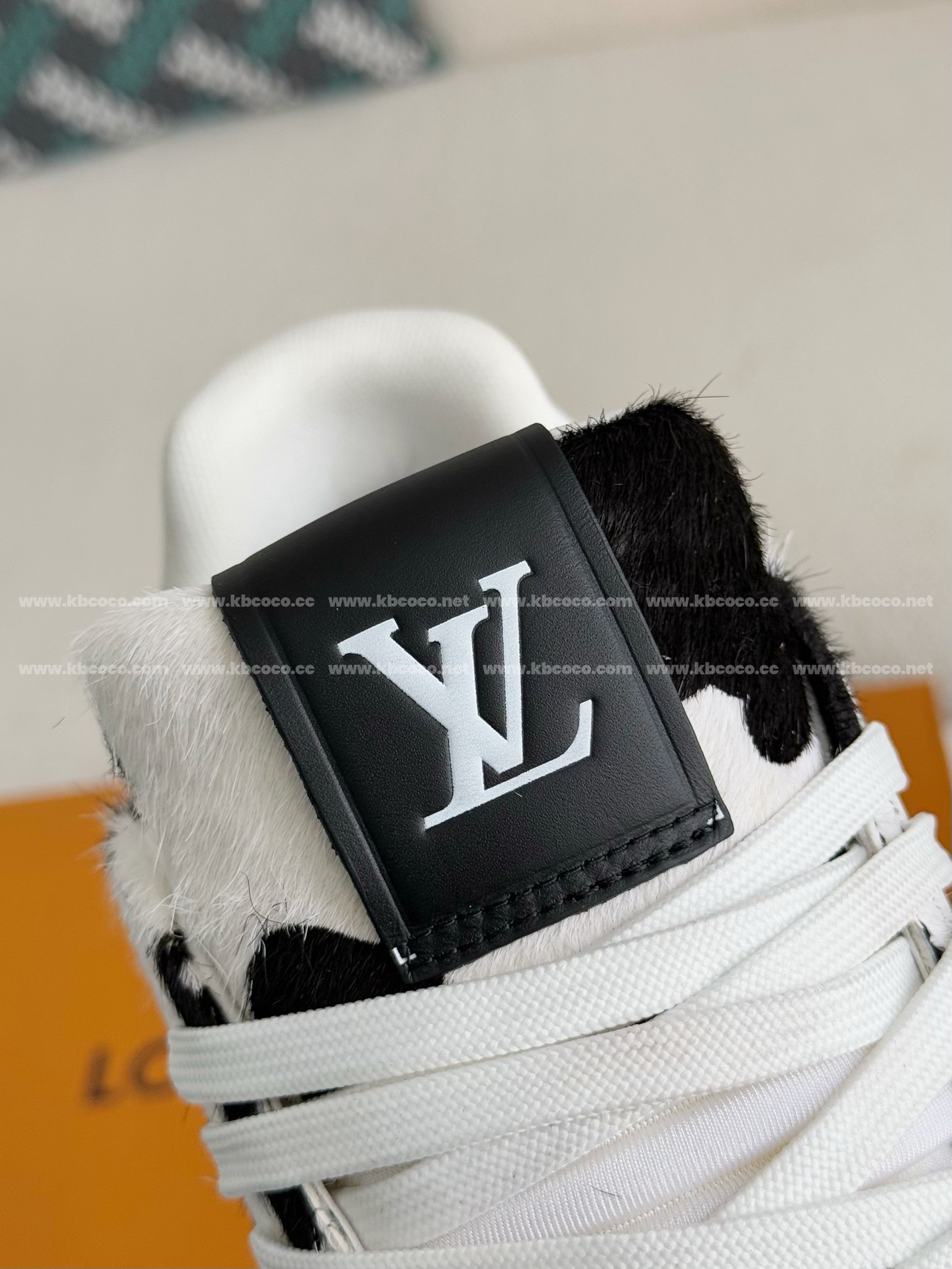 【#4004】 LOUIS VUITTON TRAINER SNEAKERS
