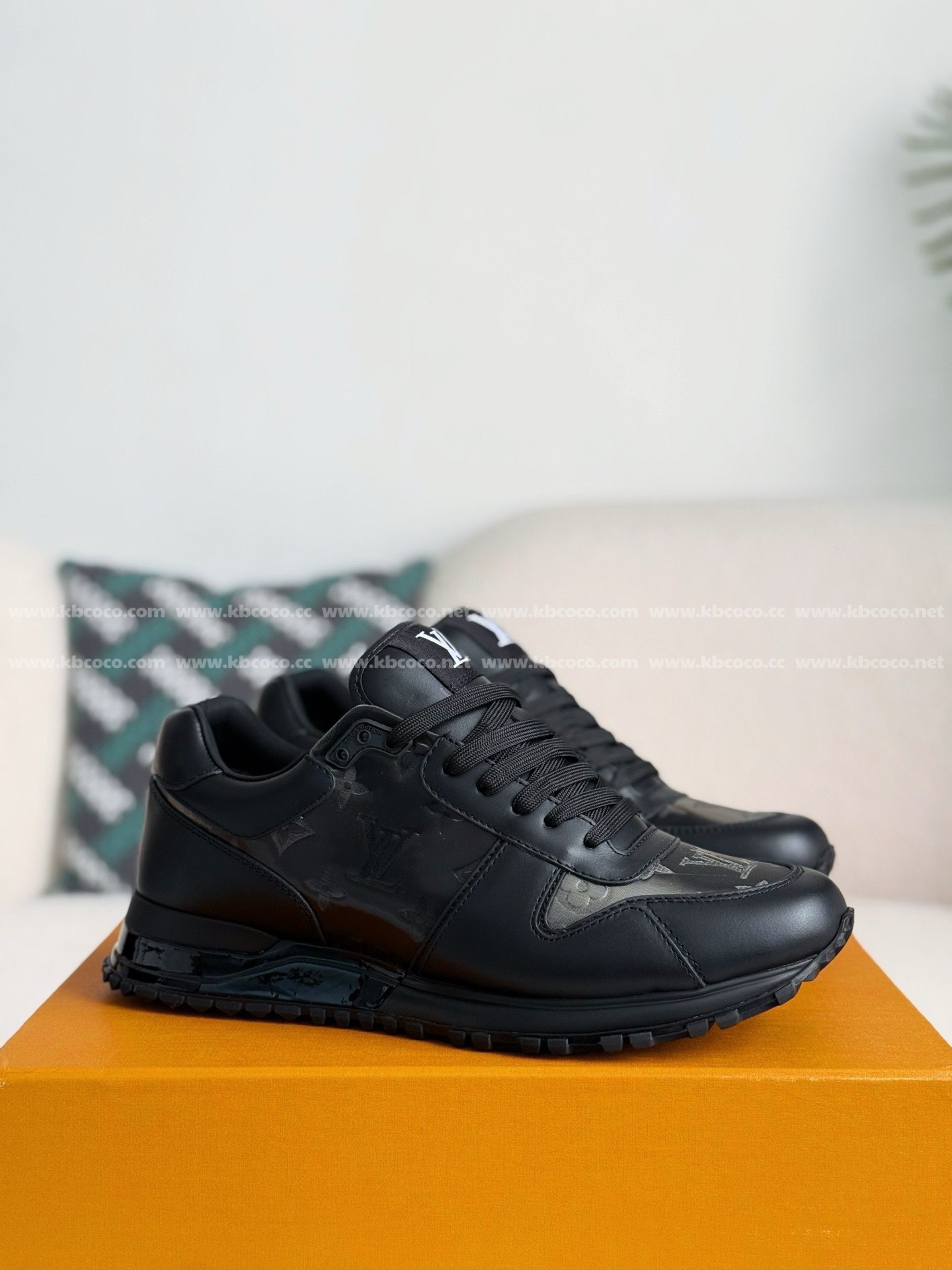 【#4676】 LOUIS VUITTON RUN AWAYCASUAL SHOES