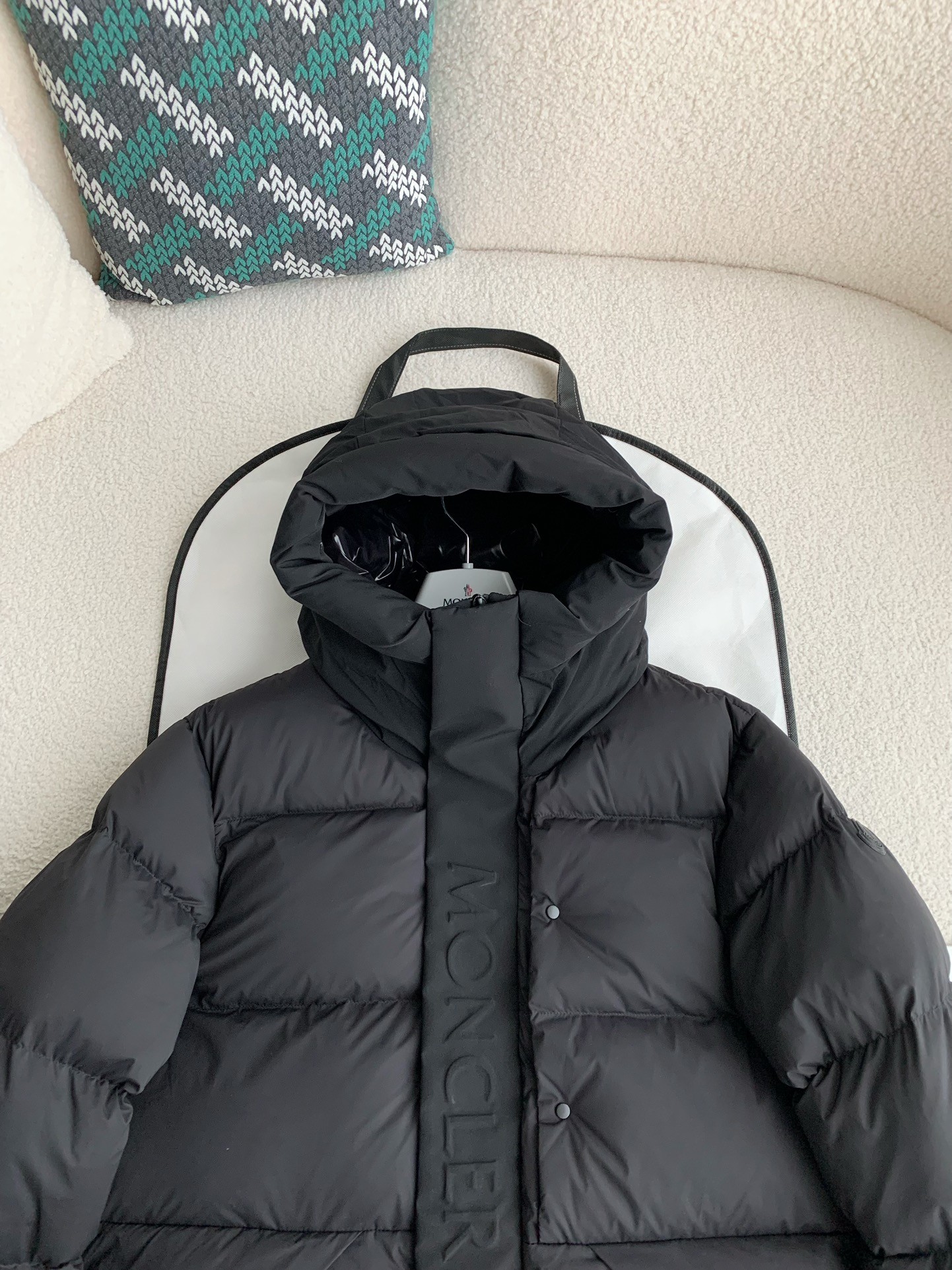 【#2345】Moncler Montbeliard down jacket