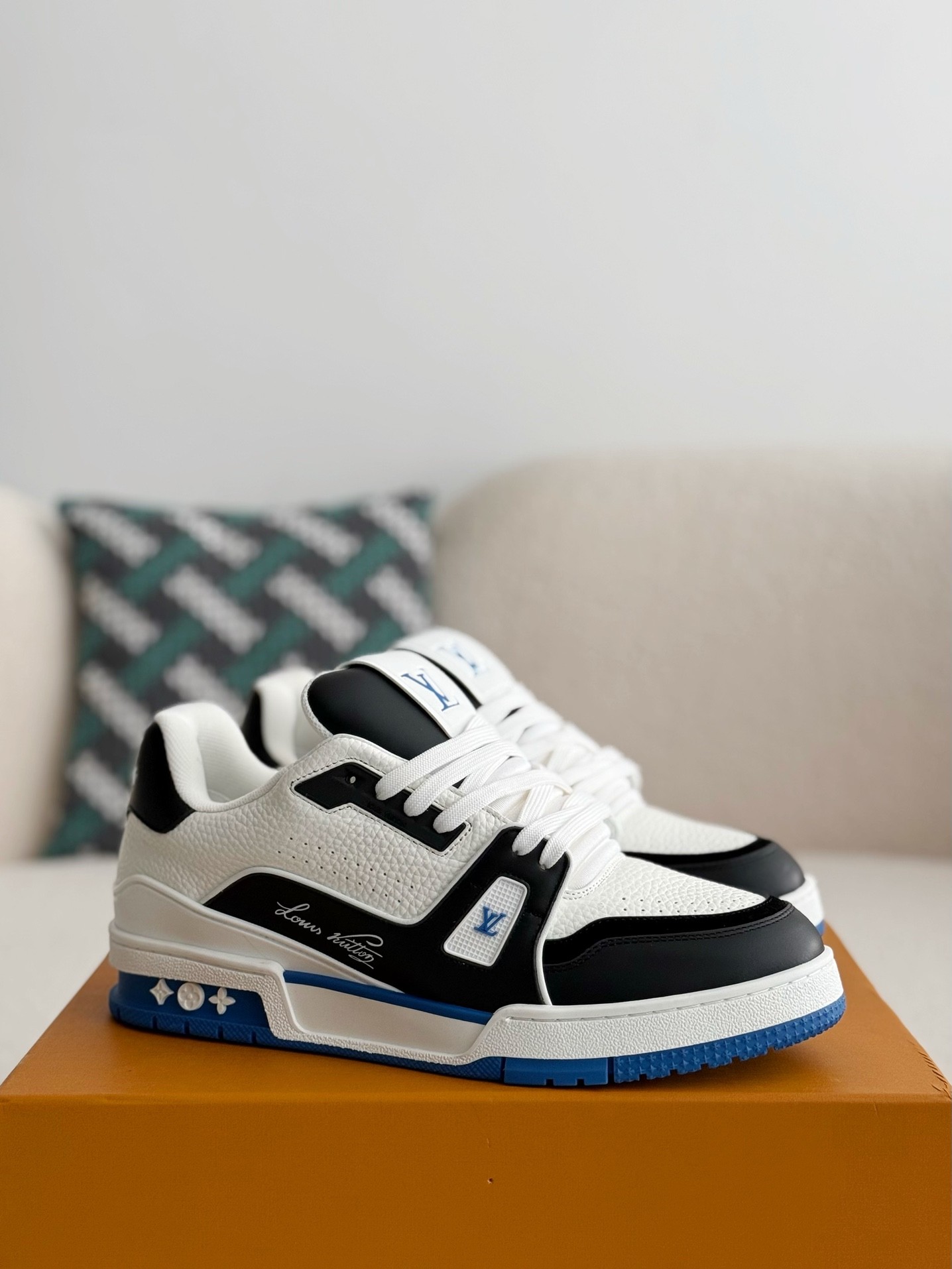 [#3720] LOUIS VUITTON TRAINER SNEAKERS