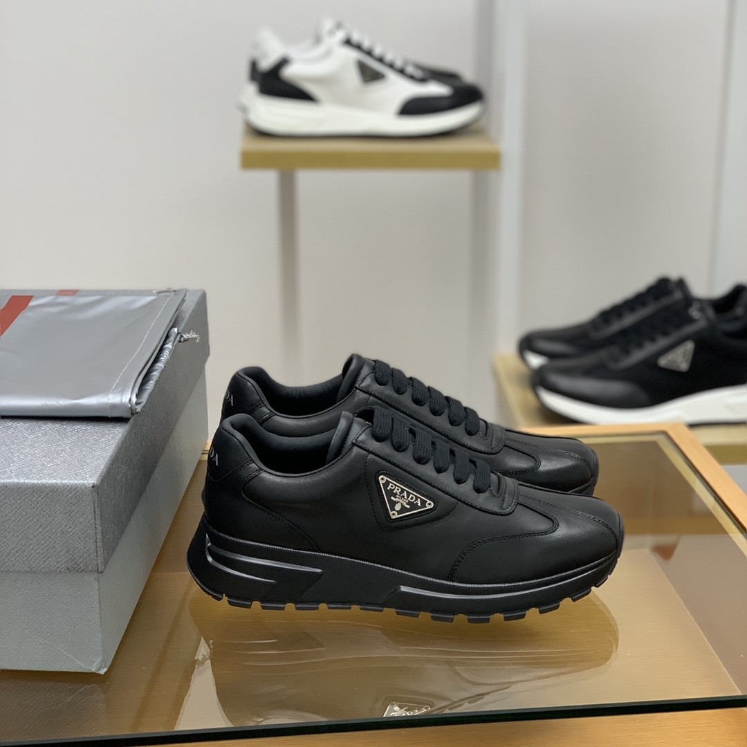 【#610】 Prada Sneakers