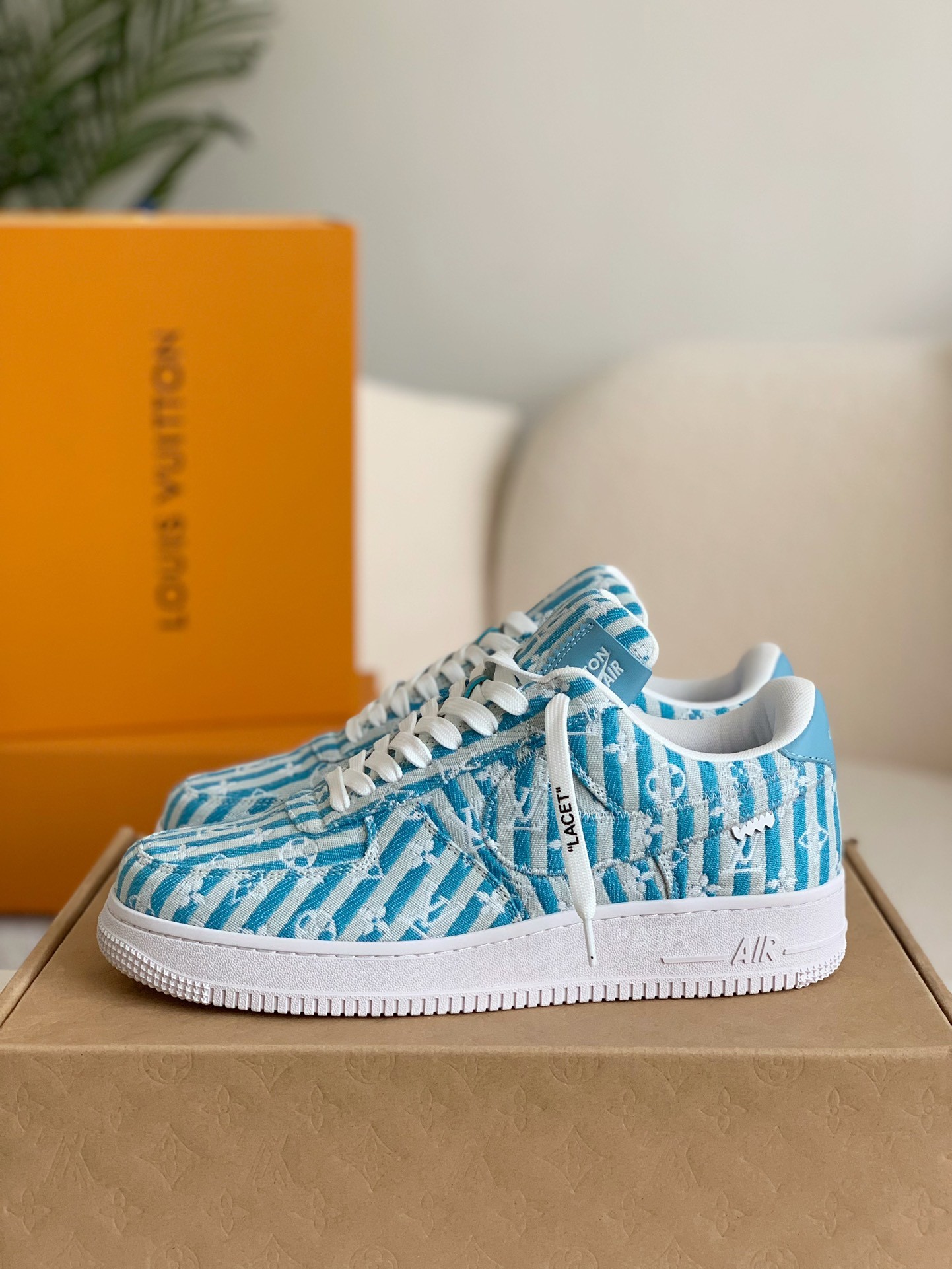 LOUIS VUITTON x NIKE AIR FORCE 1 SNEAKER