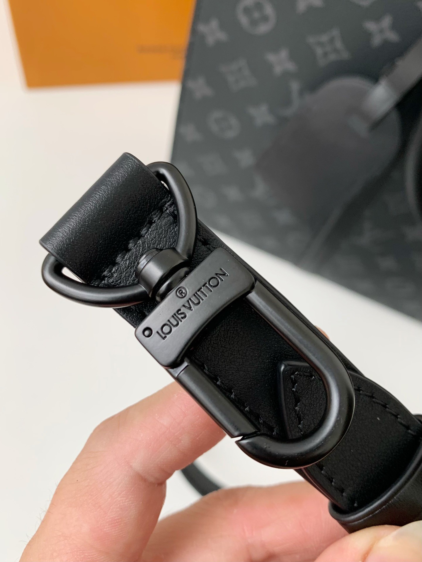 Louis Vuitton's new Sac Plat HorizontalZippé men's black flower briefcase M45165