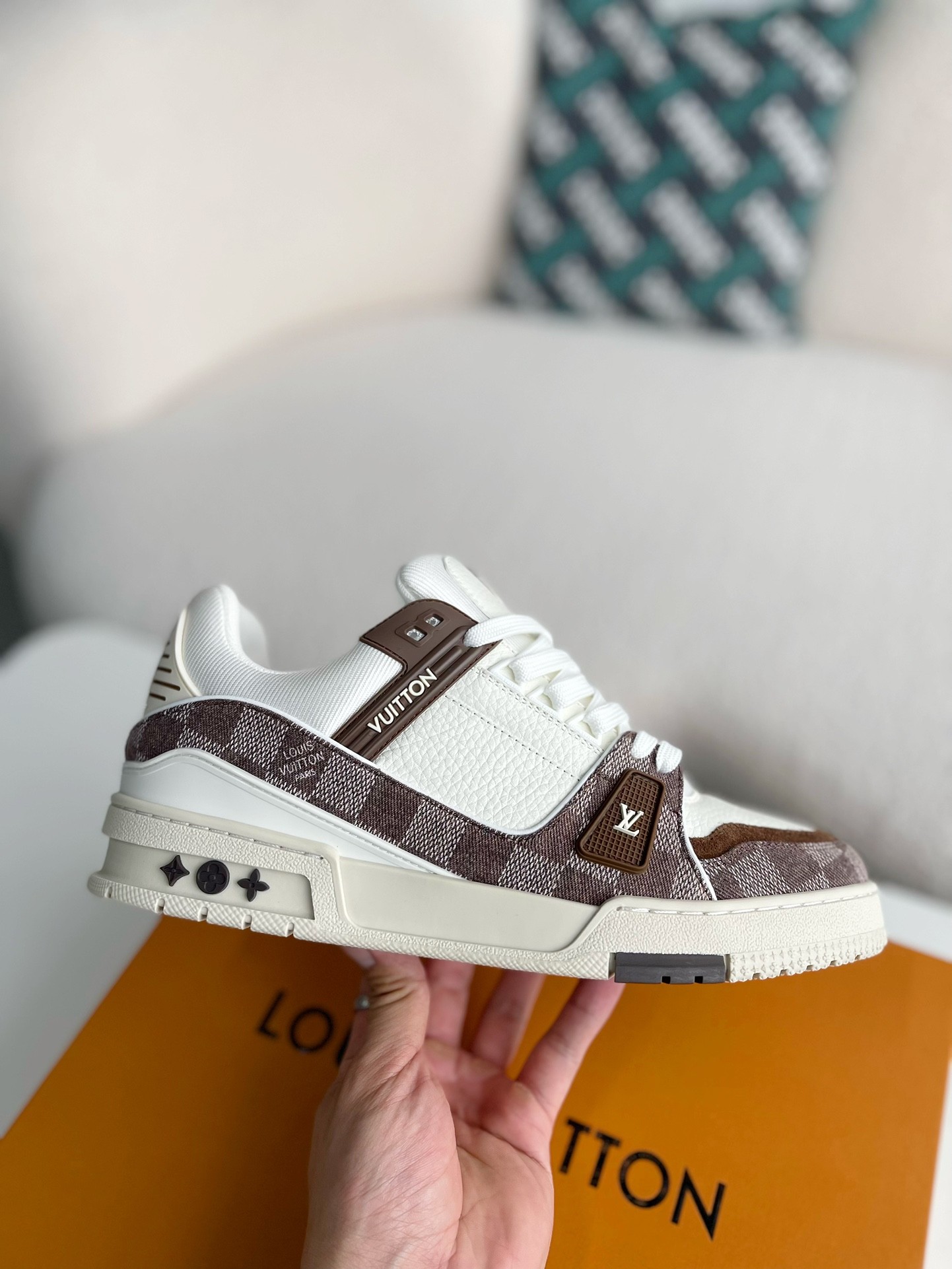 【#3135】LOUIS VUITTON TRAINER SNEAKERS