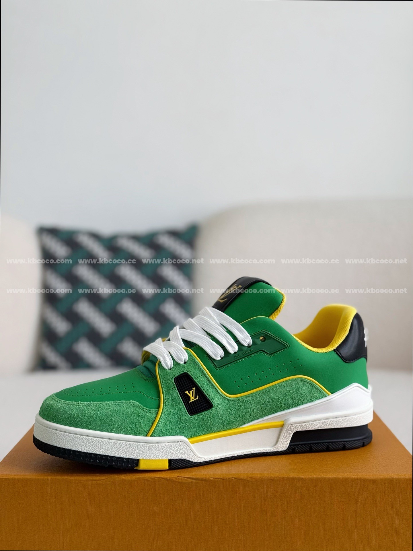 【#4035】 LOUIS VUITTON TRAINER SNEAKERS