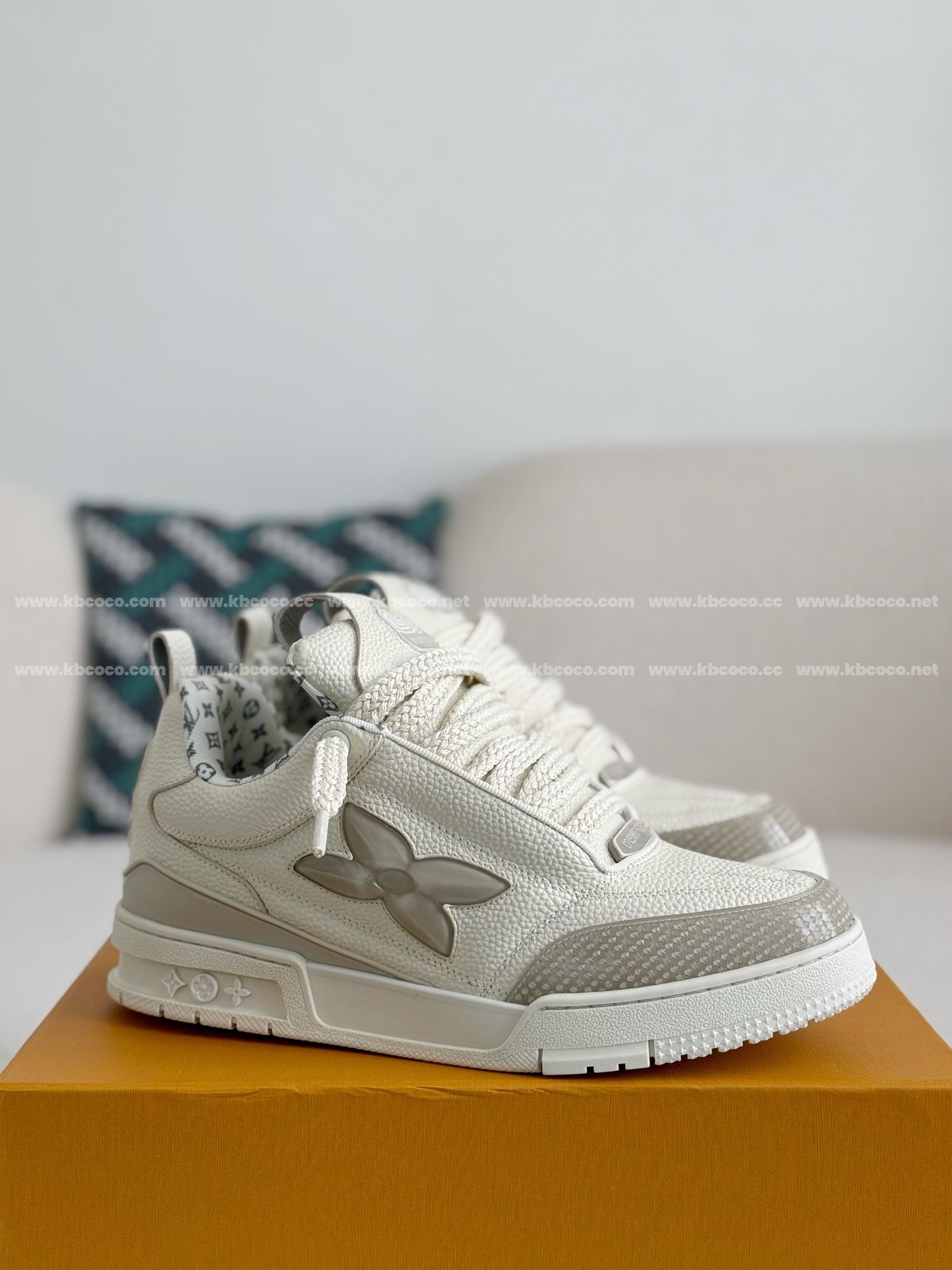 【#4034】 LOUIS VUITTON TRAINER SNEAKERS