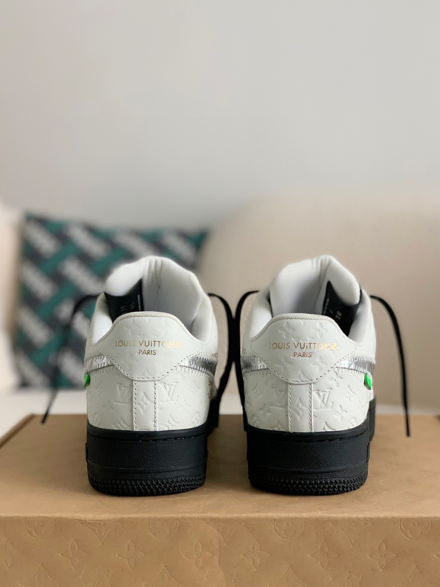 LOUIS VUITTON x NIKE AIR FORCE 1 SNEAKER