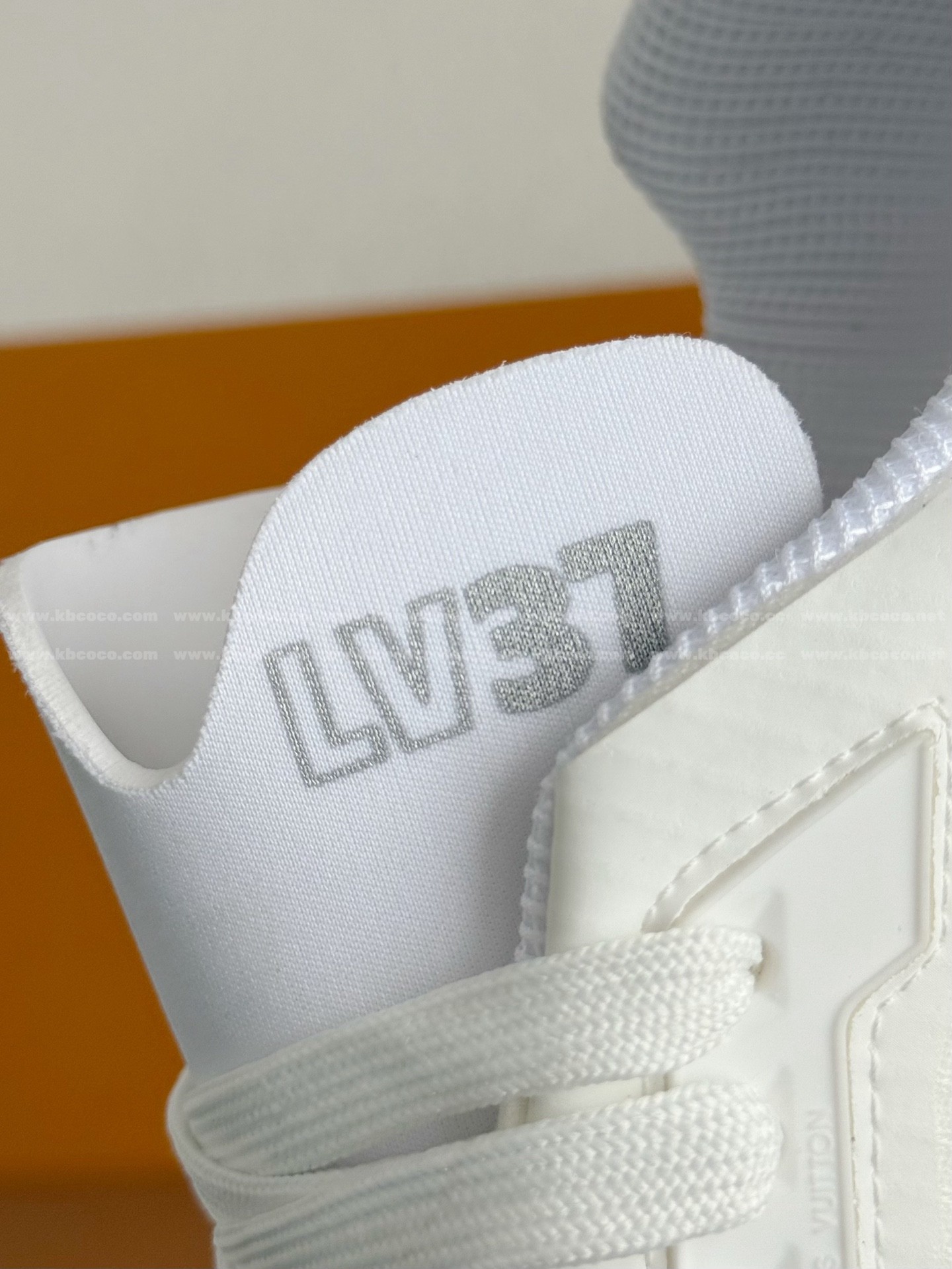 【#5908】 LOUIS VUITTON TRAINER 37TH AMERICA'S CUP SNEAKERS