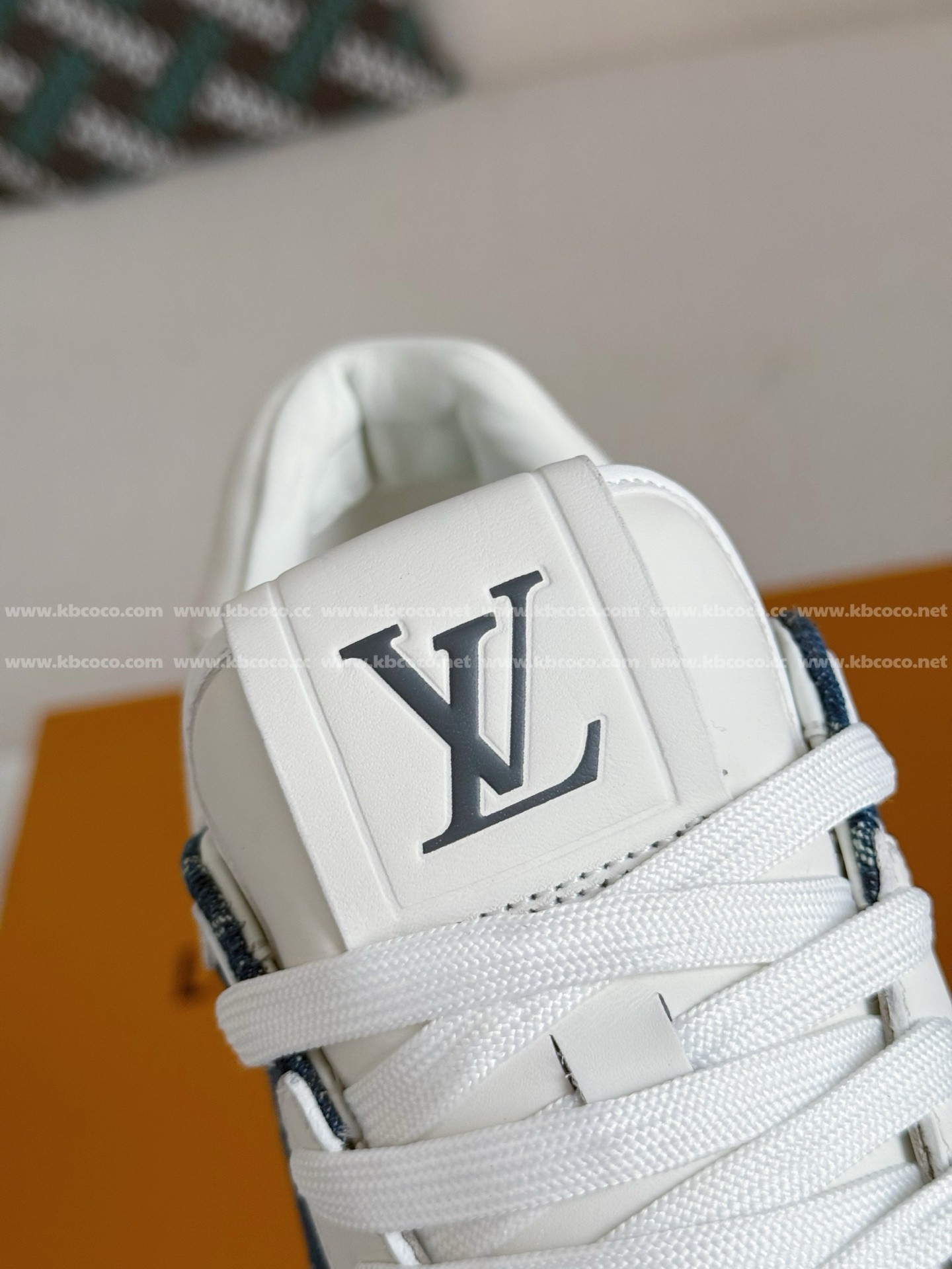 【#4672】 LOUIS VUITTON RUN AWAYCASUAL SHOES