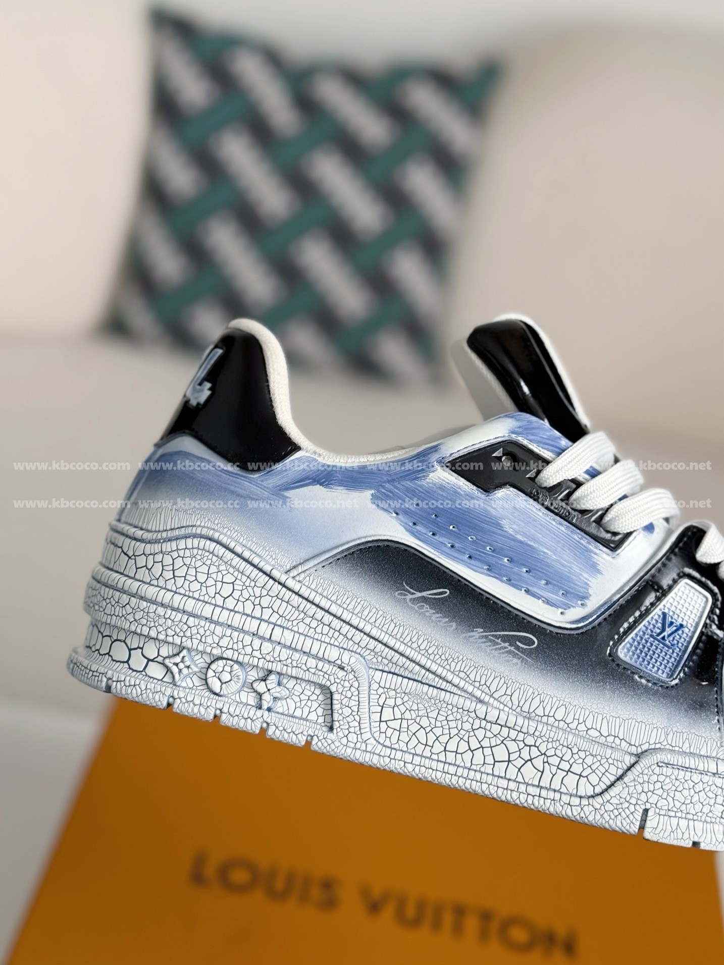 【#4492】 LOUIS VUITTON TRAINER SNEAKERS