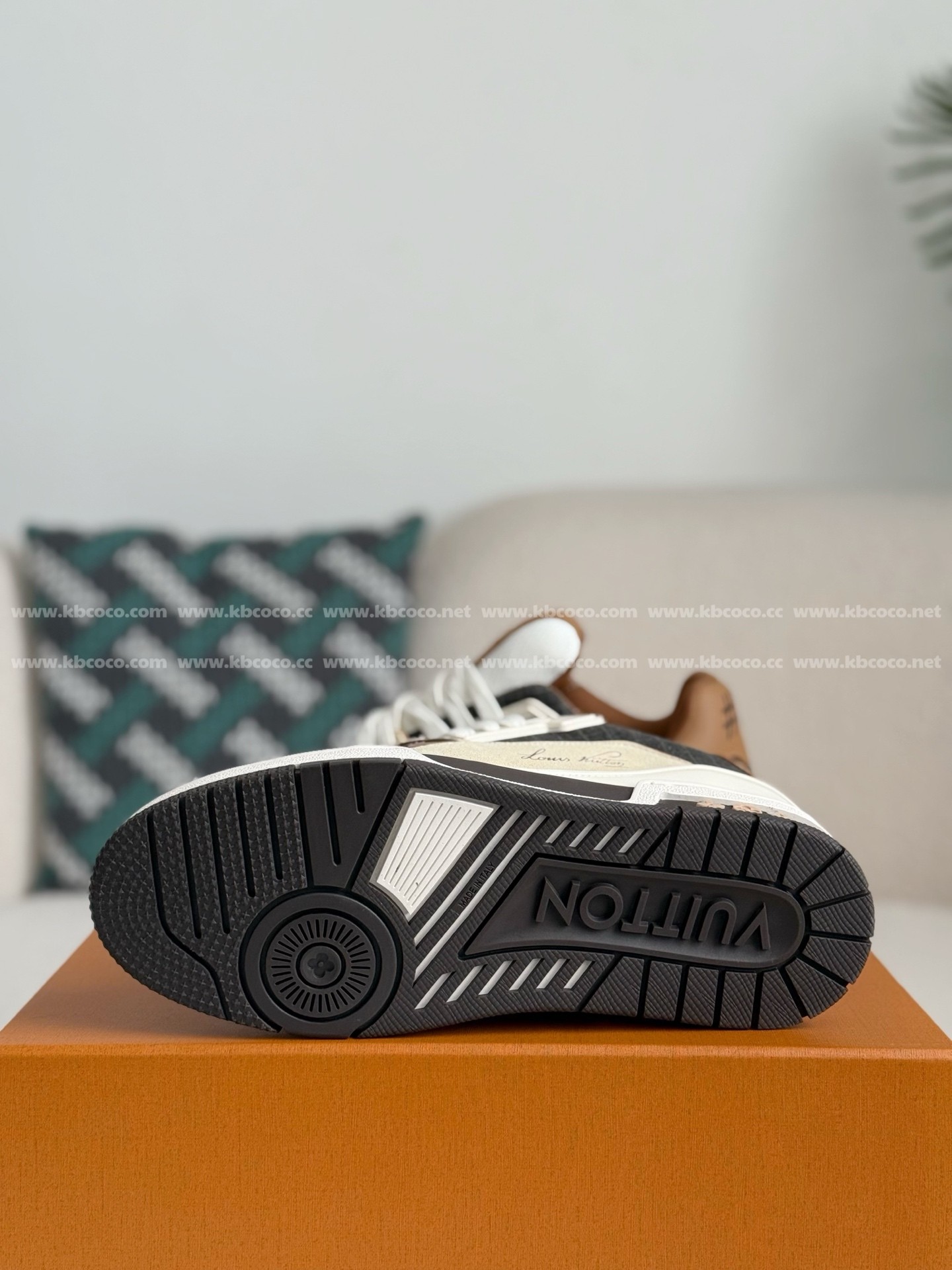 【#5285】 LOUIS VUITTON TRAINER SNEAKERS