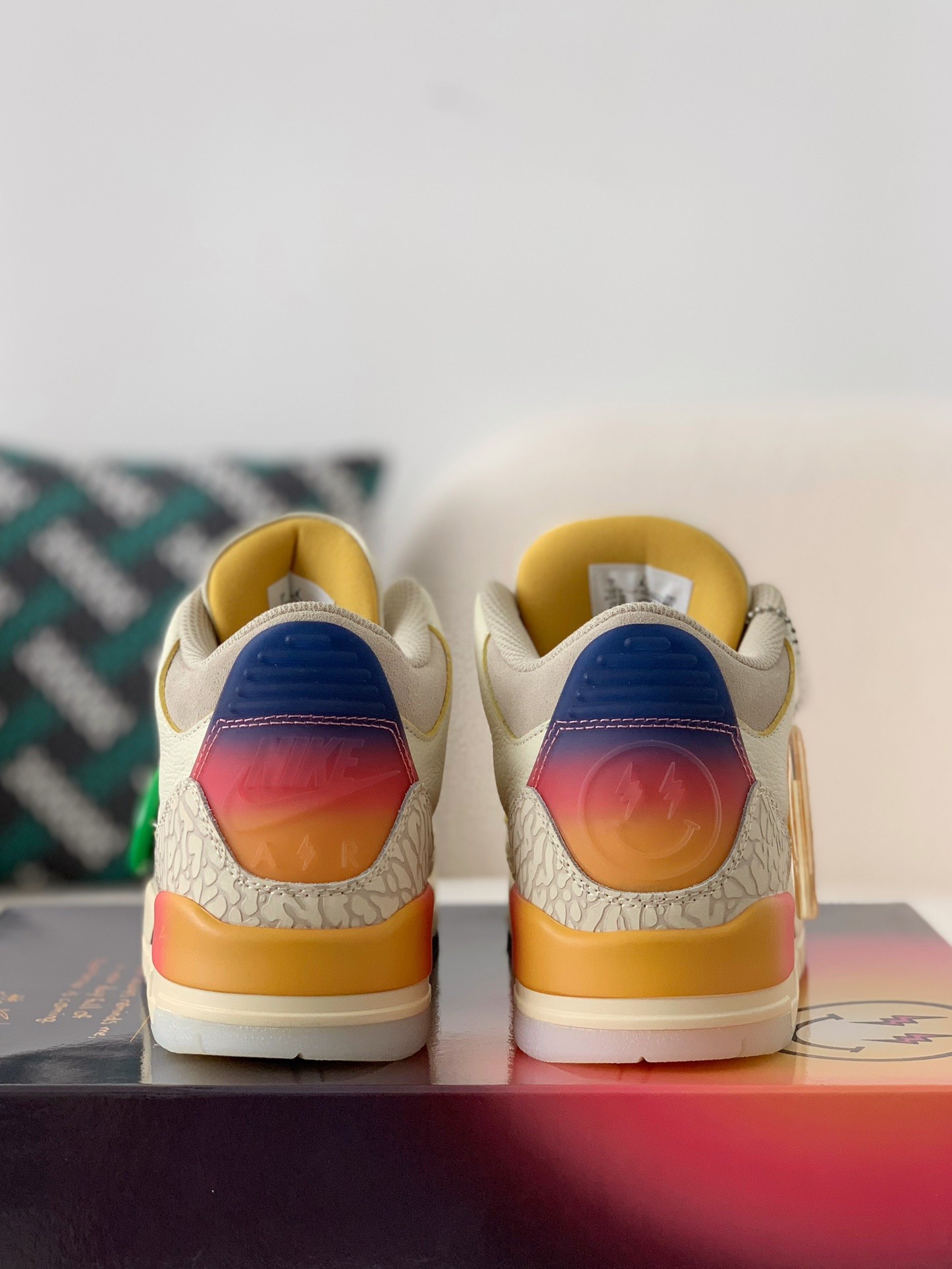 Jordan 3 x」 Balvin Sneakers