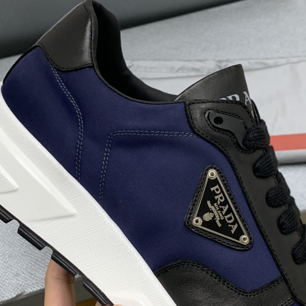 【#613】 Prada Sneakers